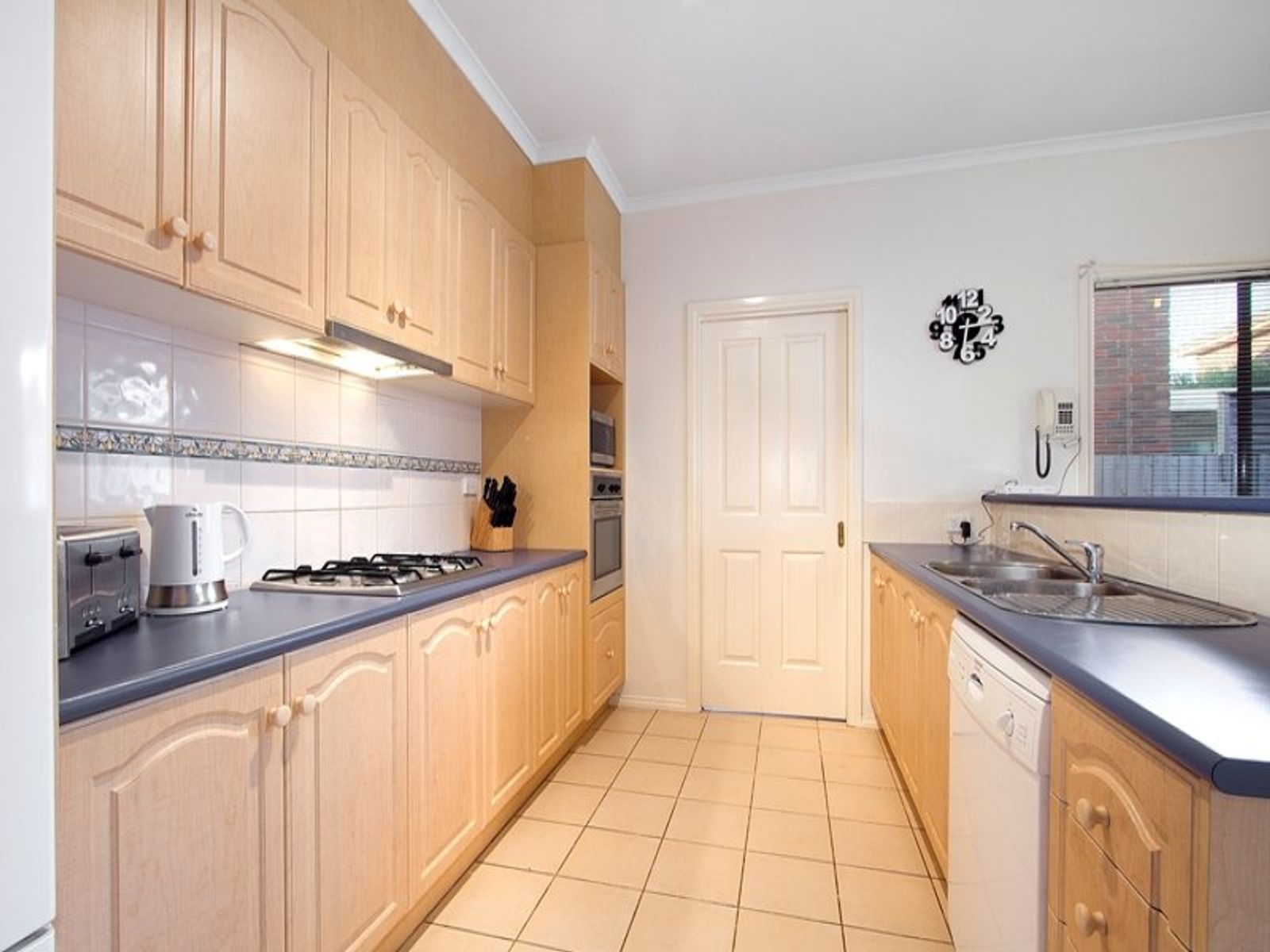 8 Royal Palms Boulevard, Aspendale Gardens, VIC 3195, Aspendale Gardens - Thumbnail 2