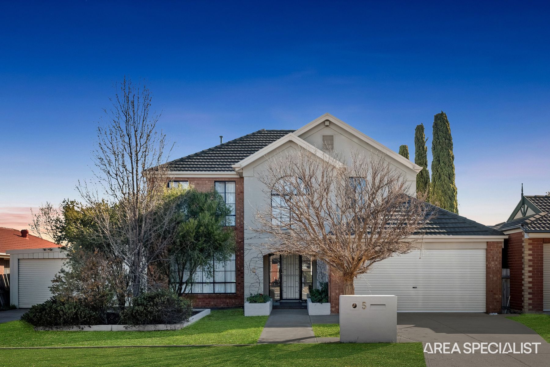5 Russell court, Brookfield