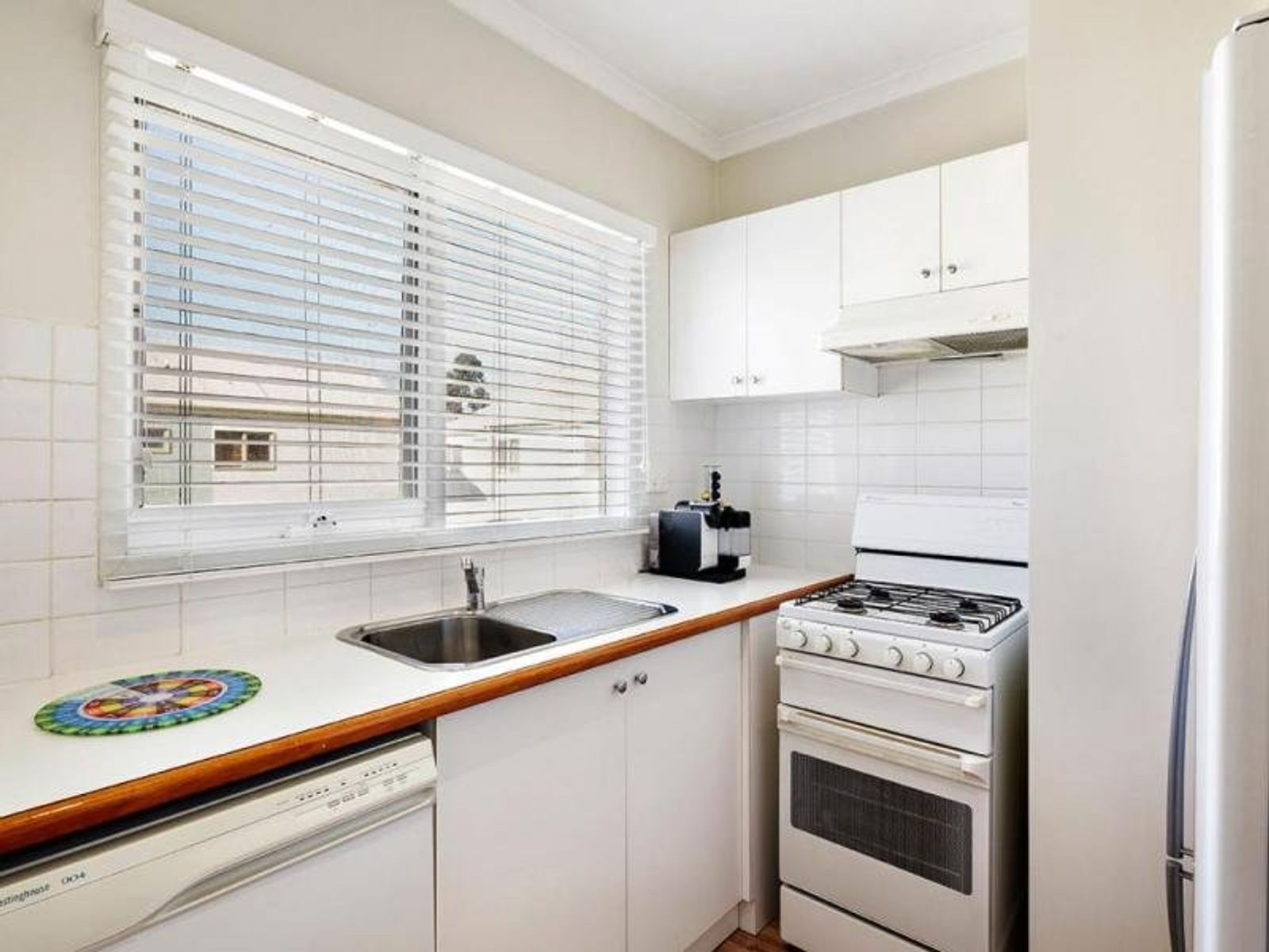 9 Birch Lane, Kensington - Thumbnail 3