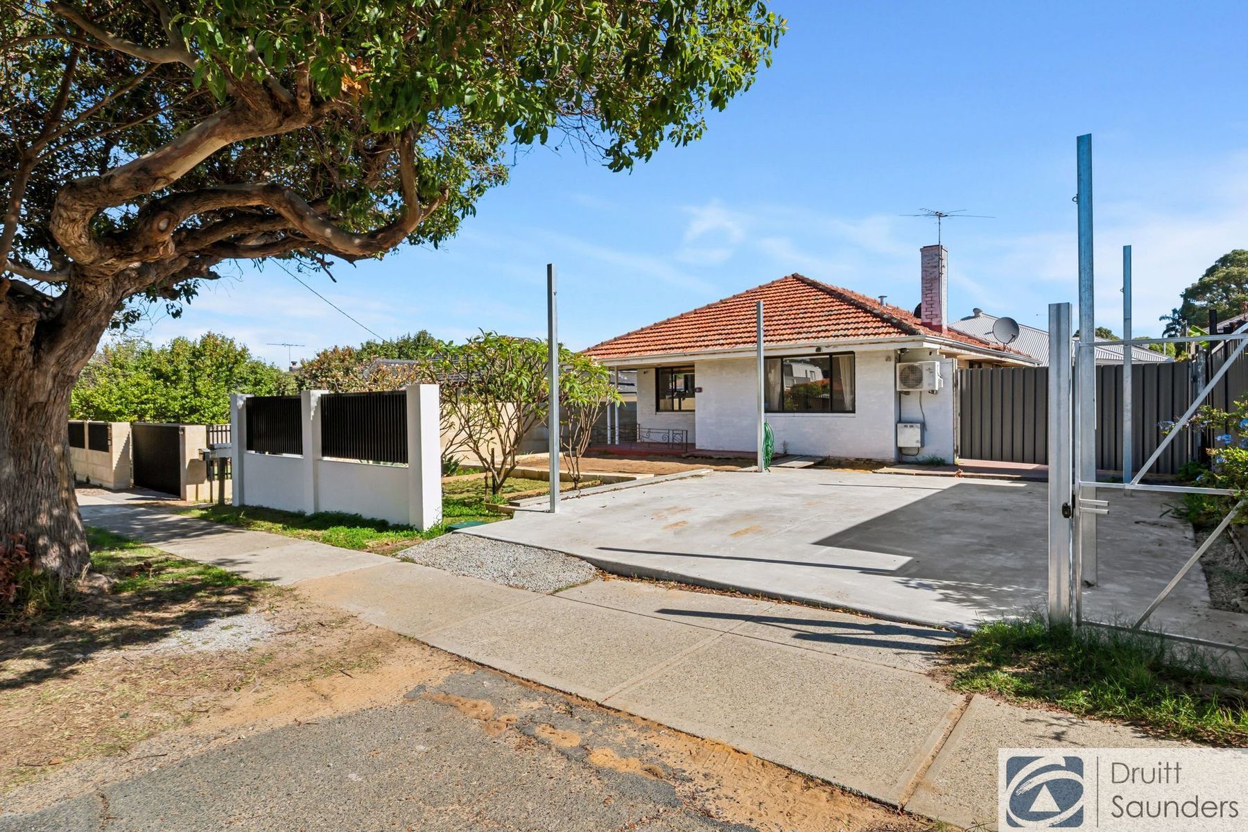 211 Flamborough Street, Doubleview WA 6018, Doubleview - Thumbnail 2