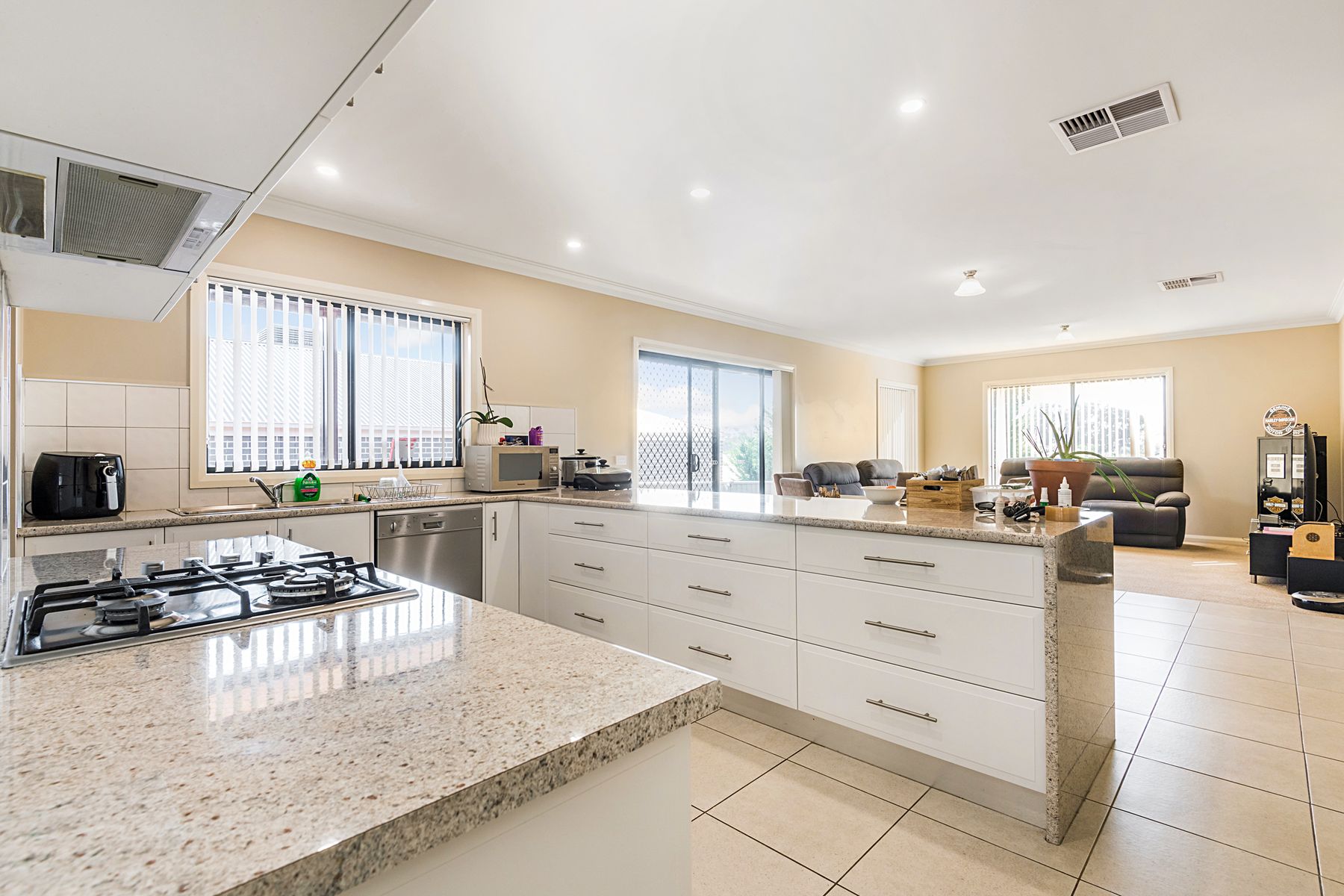 9 Ashbourne Way, Kangaroo Flat, VIC 3555, Kangaroo Flat Vic 3555 - Thumbnail 3