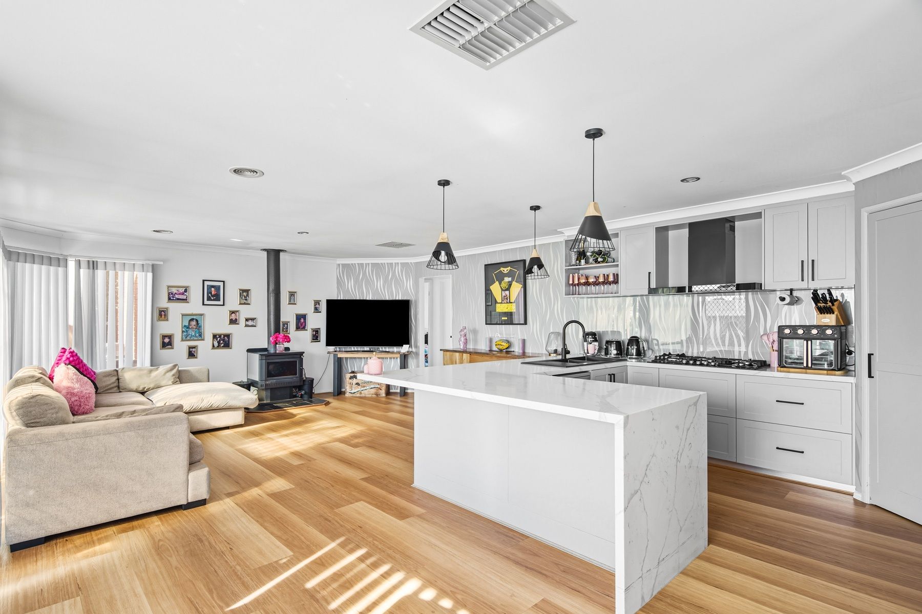 22 Townville Crescent, Hoppers Crossing VIC 3029, Hoppers Crossing - Thumbnail 4
