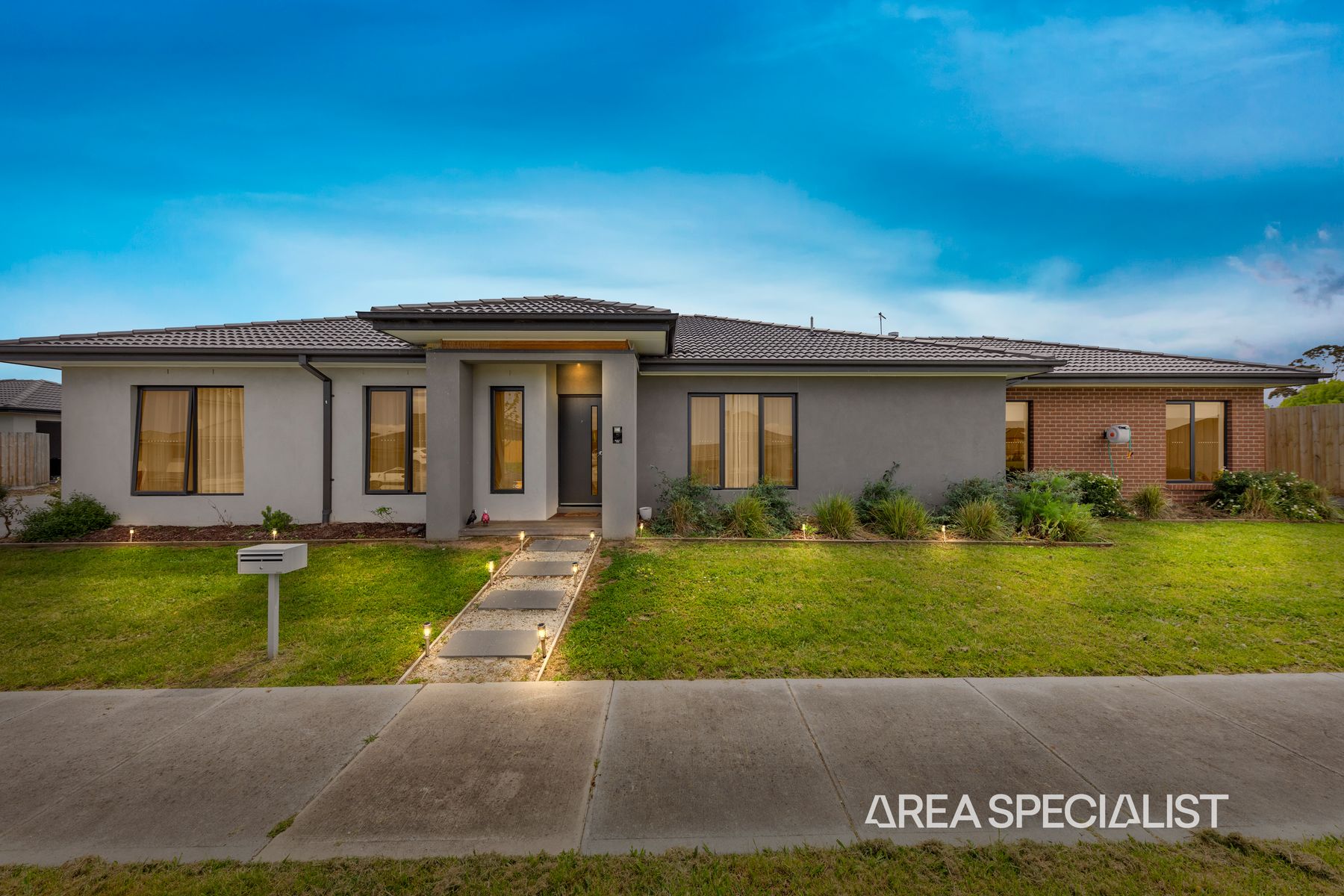 2 Bambury Close, Koo Wee Rup, VIC 3981, Koo Wee Rup - Thumbnail 2