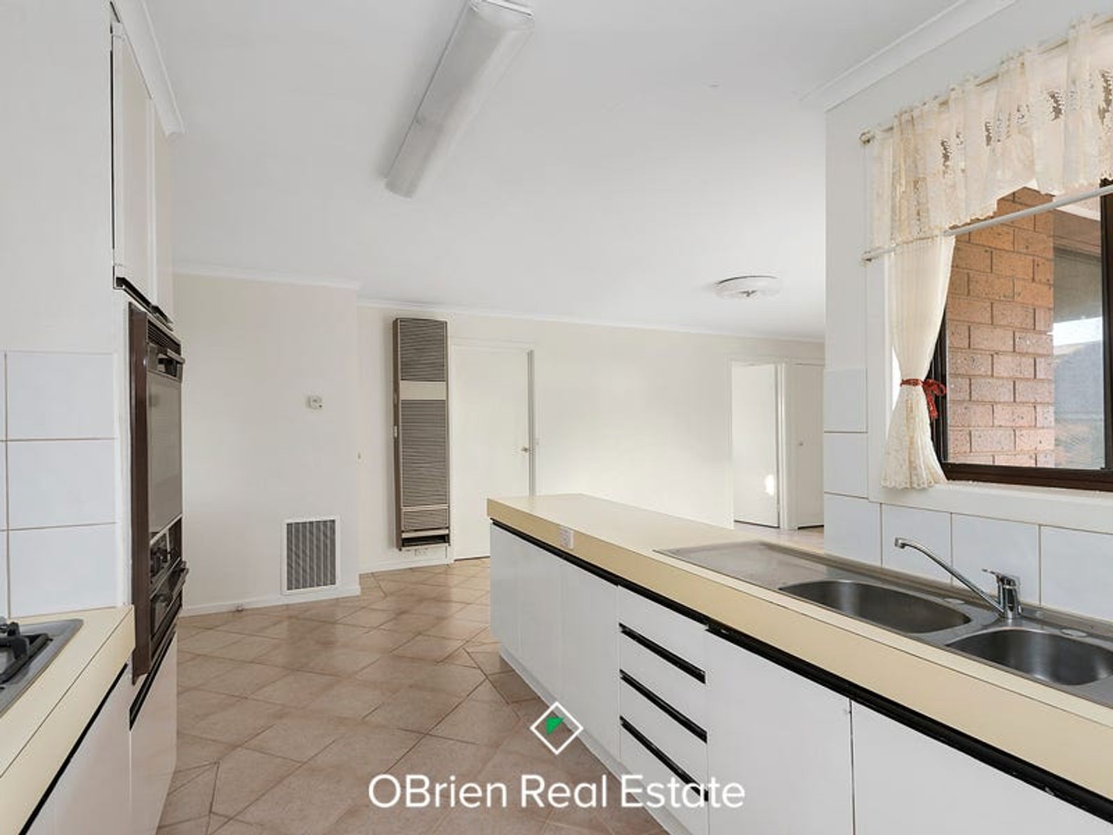28 Charles Green Avenue, Endeavour Hills, VIC 3802, Endeavour Hills - Thumbnail 4