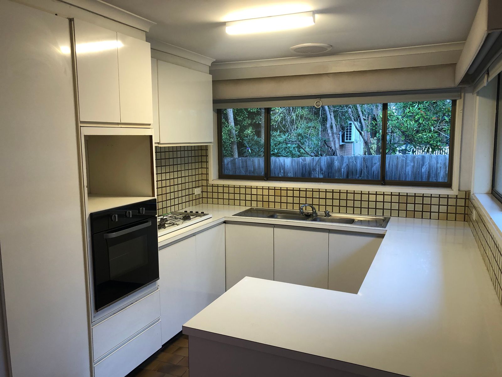 9 Simmonds Court, Wantirna South VIC 3152, Wantirna South - Thumbnail 2