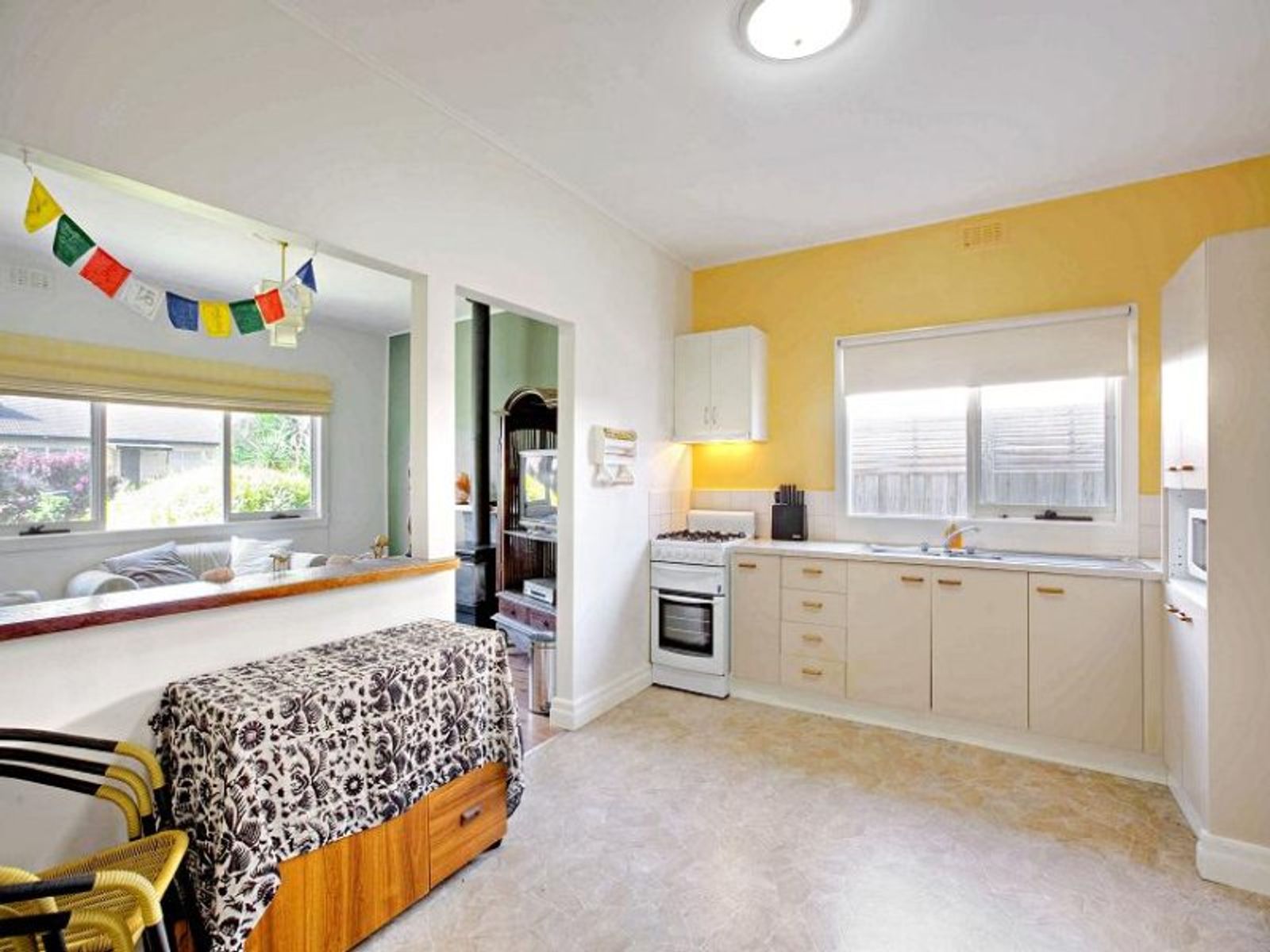 8 Raymond Road, Seaford, VIC 3198, Seaford - Thumbnail 3