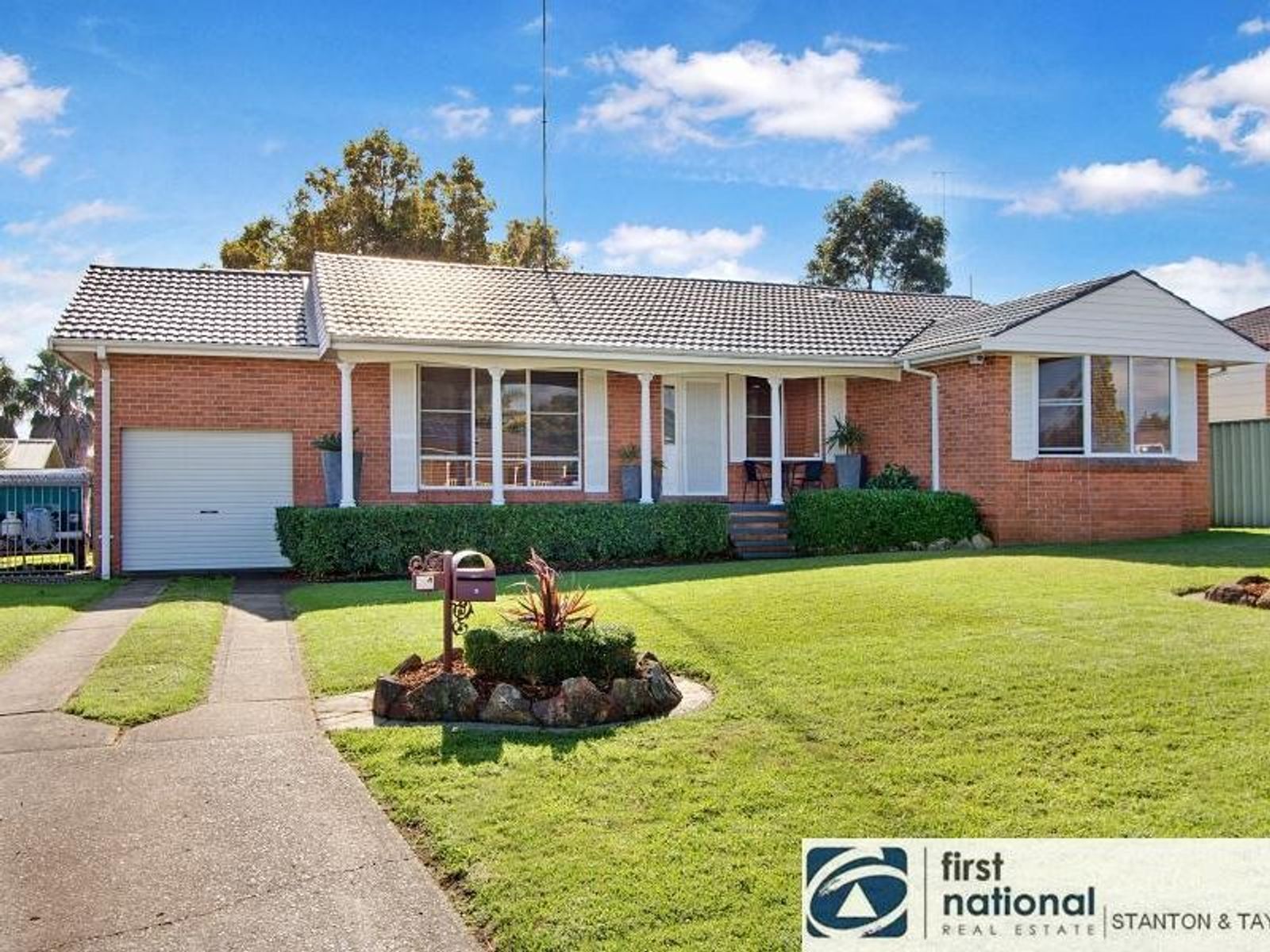 24 Lindsay Crescent, South Penrith - Thumbnail 3