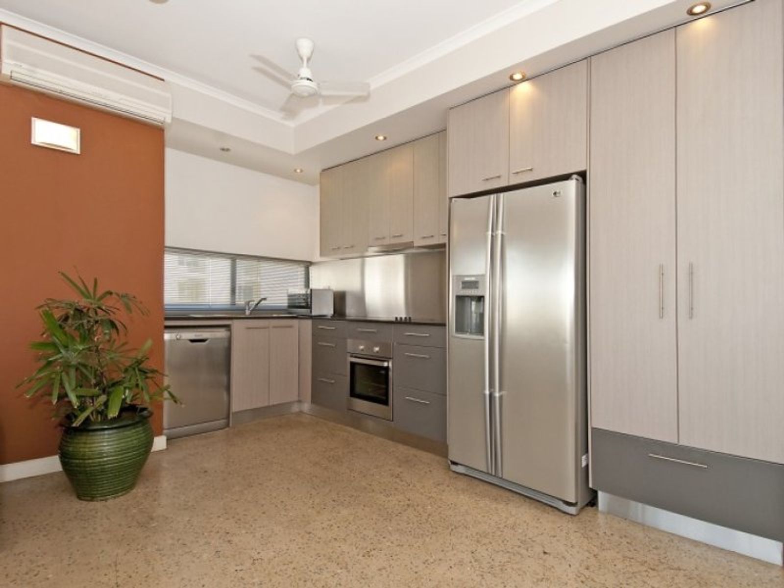 20/30 Cavenagh Street, Darwin City NT 0800, Darwin City - Thumbnail 4