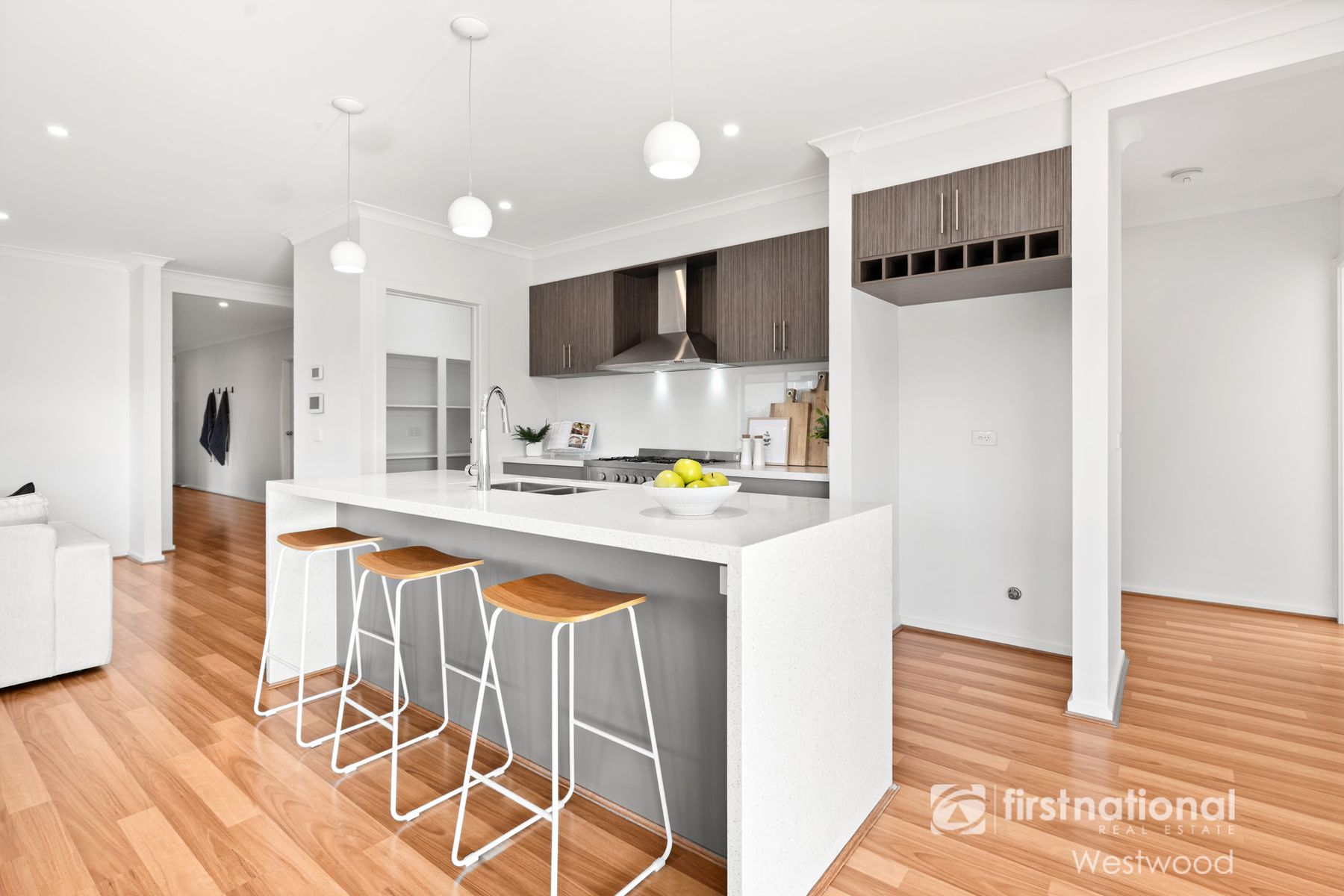 2 Braeburn Place, Werribee VIC 3030, Werribee - Thumbnail 2