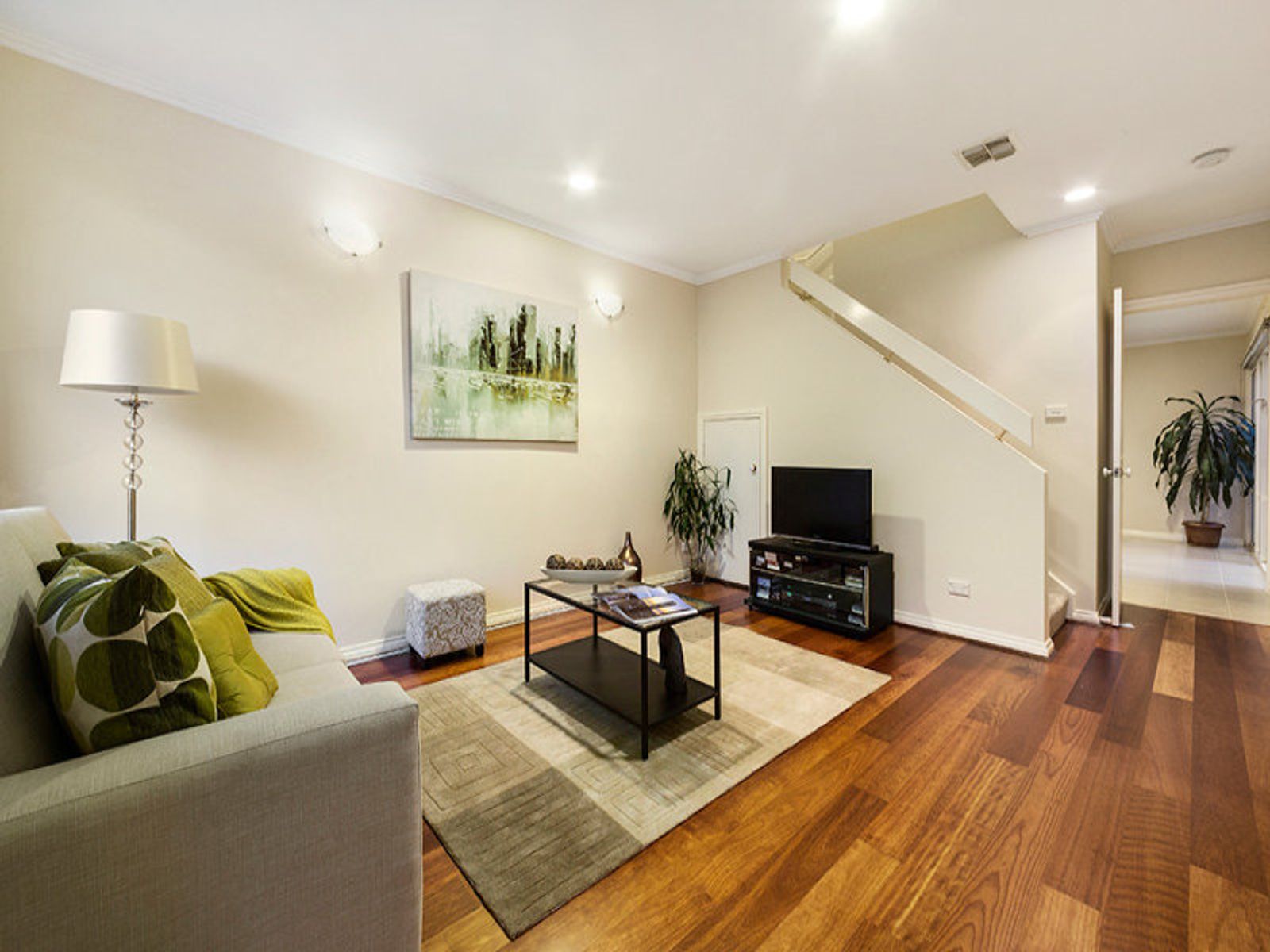 24 Leicester Mews, Kensington - Thumbnail 3