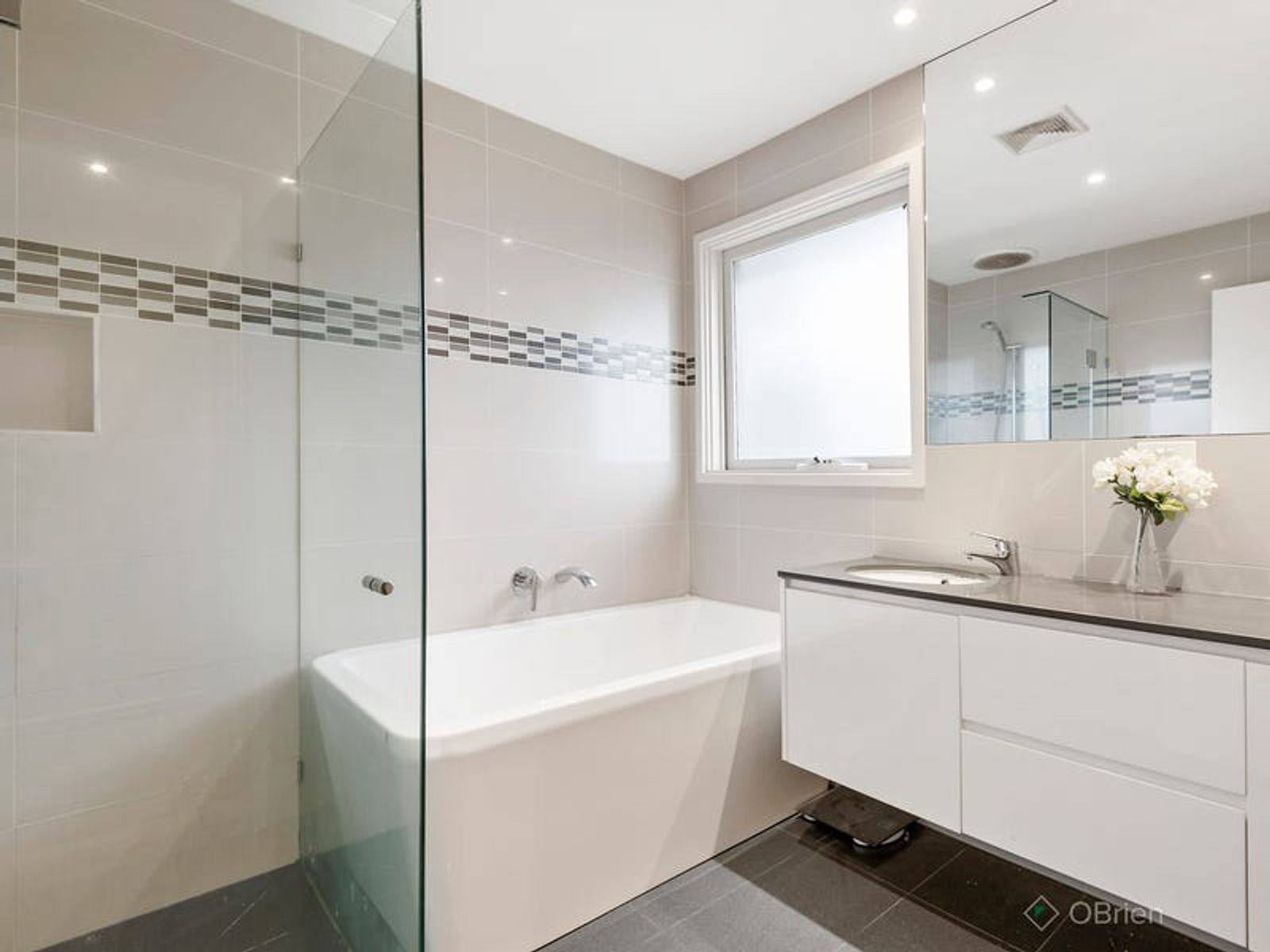 16 Orton Rise, Endeavour Hills, VIC 3802, Endeavour Hills - Thumbnail 6