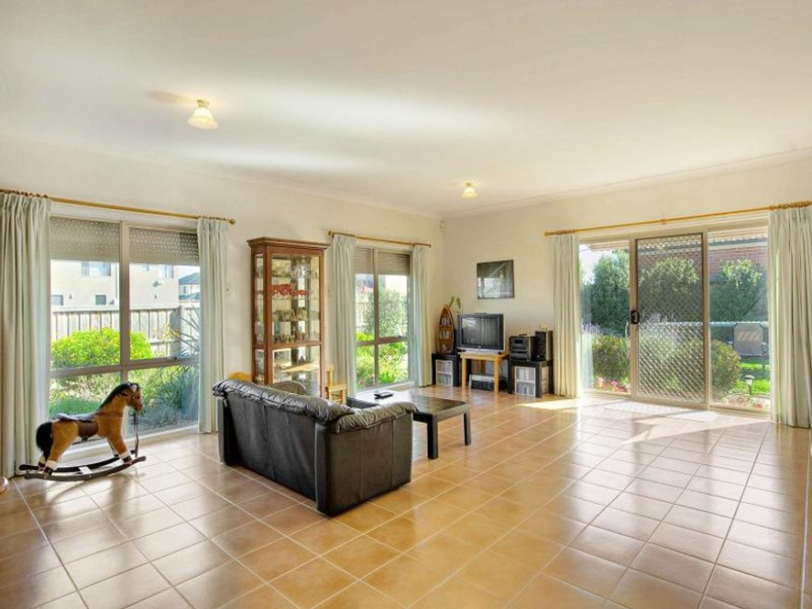 110 Lakeview Boulevard, Keysborough, VIC 3173, Keysborough - Thumbnail 4