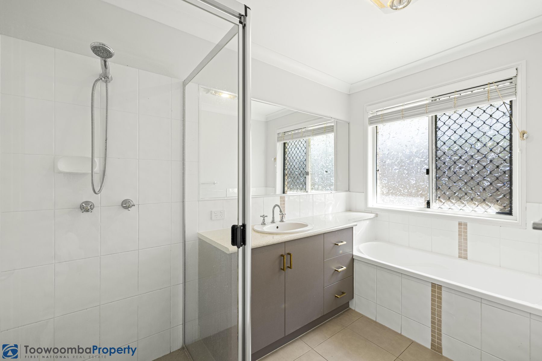 6 Dixon Court, Wilsonton Heights QLD 4350, Wilsonton Heights - Thumbnail 8