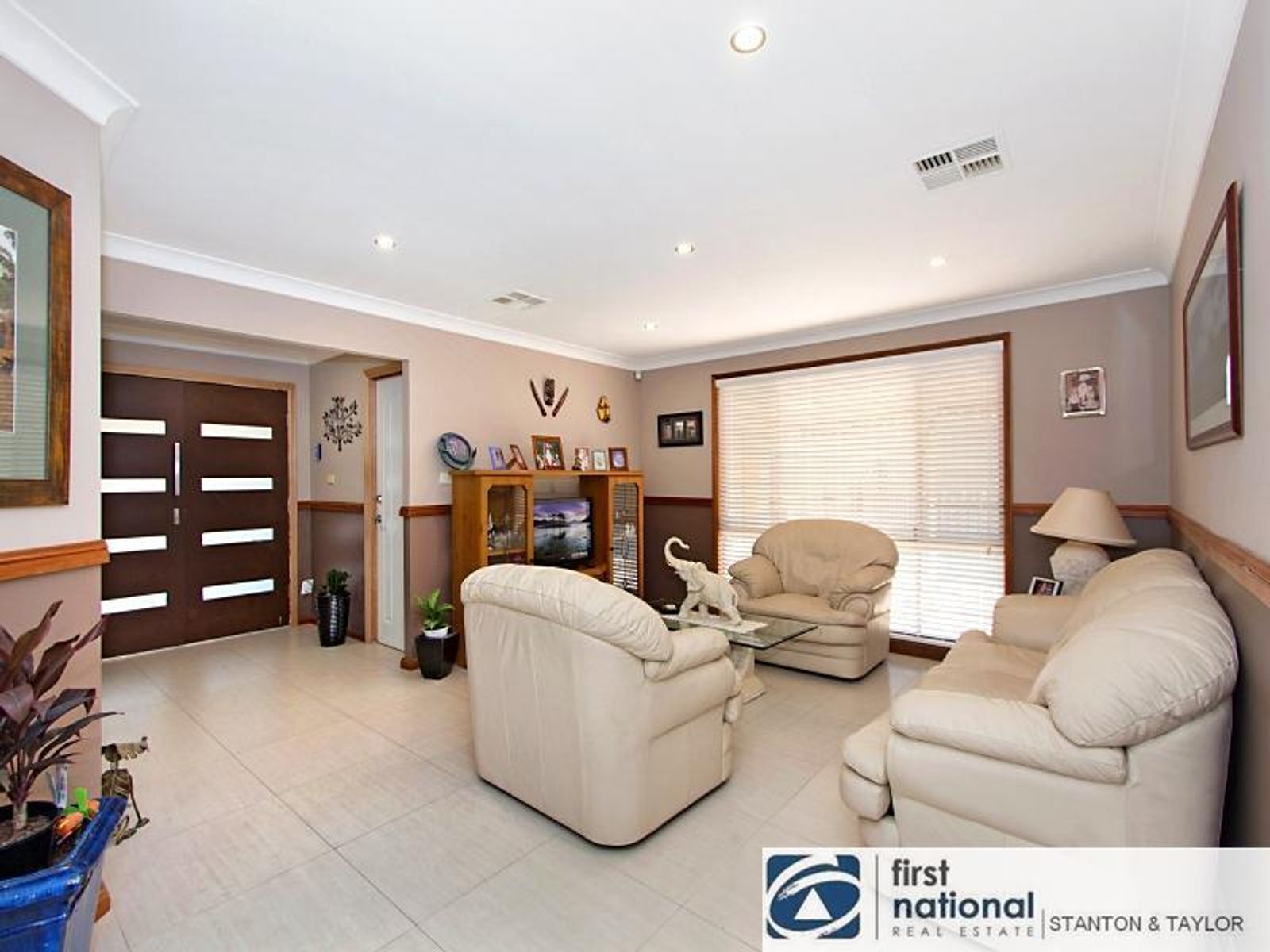 17 Tanglewood Place, Glenmore Park - Thumbnail 2