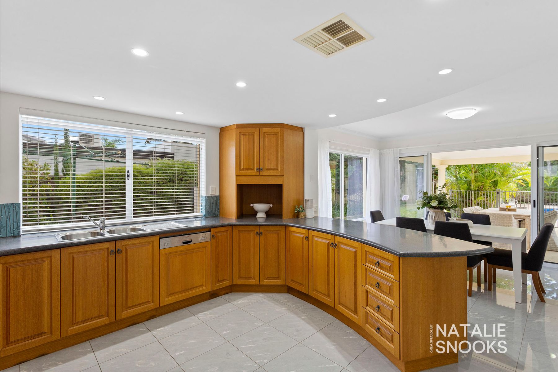 4 Kingsland Avenue, City Beach, WA 6015, City Beach - Thumbnail 7