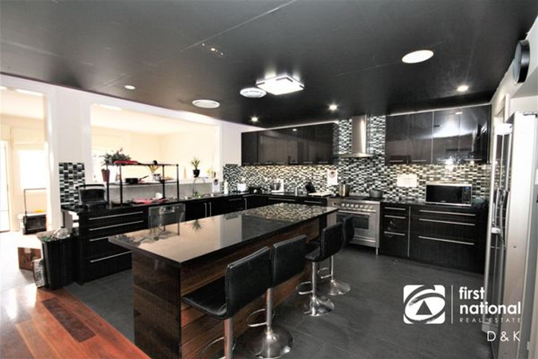 2/19 Commercial Road, Footscray VIC 3011, Footscray - Thumbnail 3