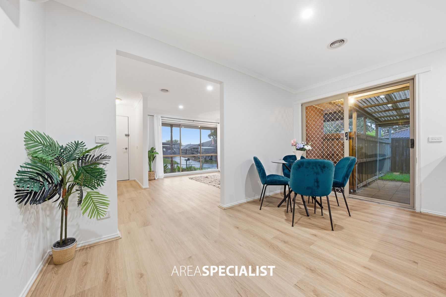 2 Knowing Close, Cranbourne West, Cranbourne West - Thumbnail 6