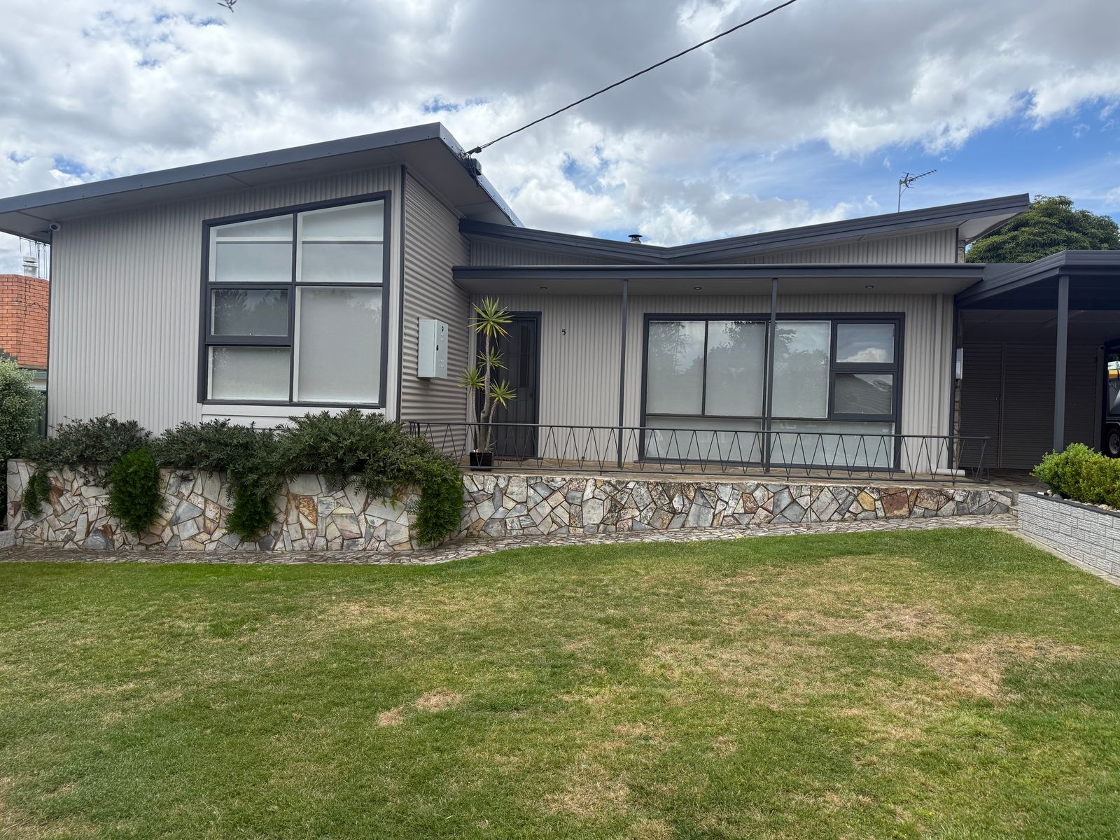 5 Leonard Avenue, Flora Hill VIC 3550, Flora Hill - Image 1