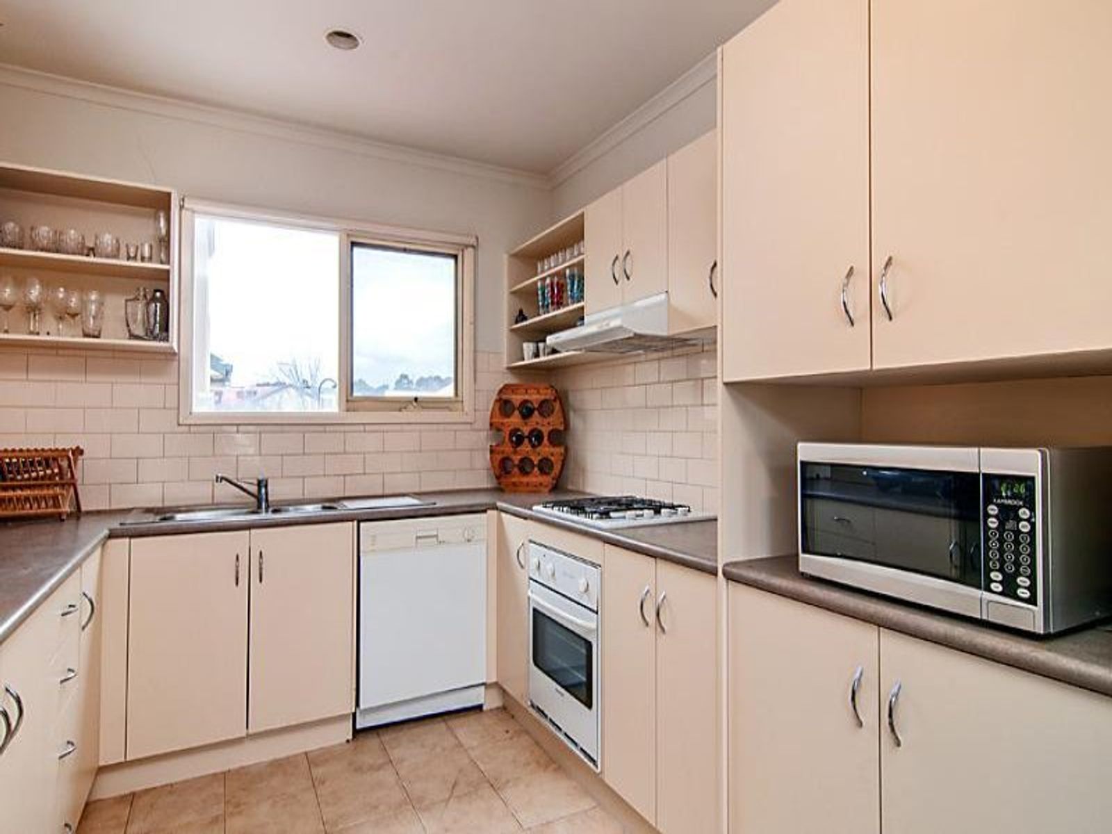 20 Musgrove Mews, Kensington - Thumbnail 2