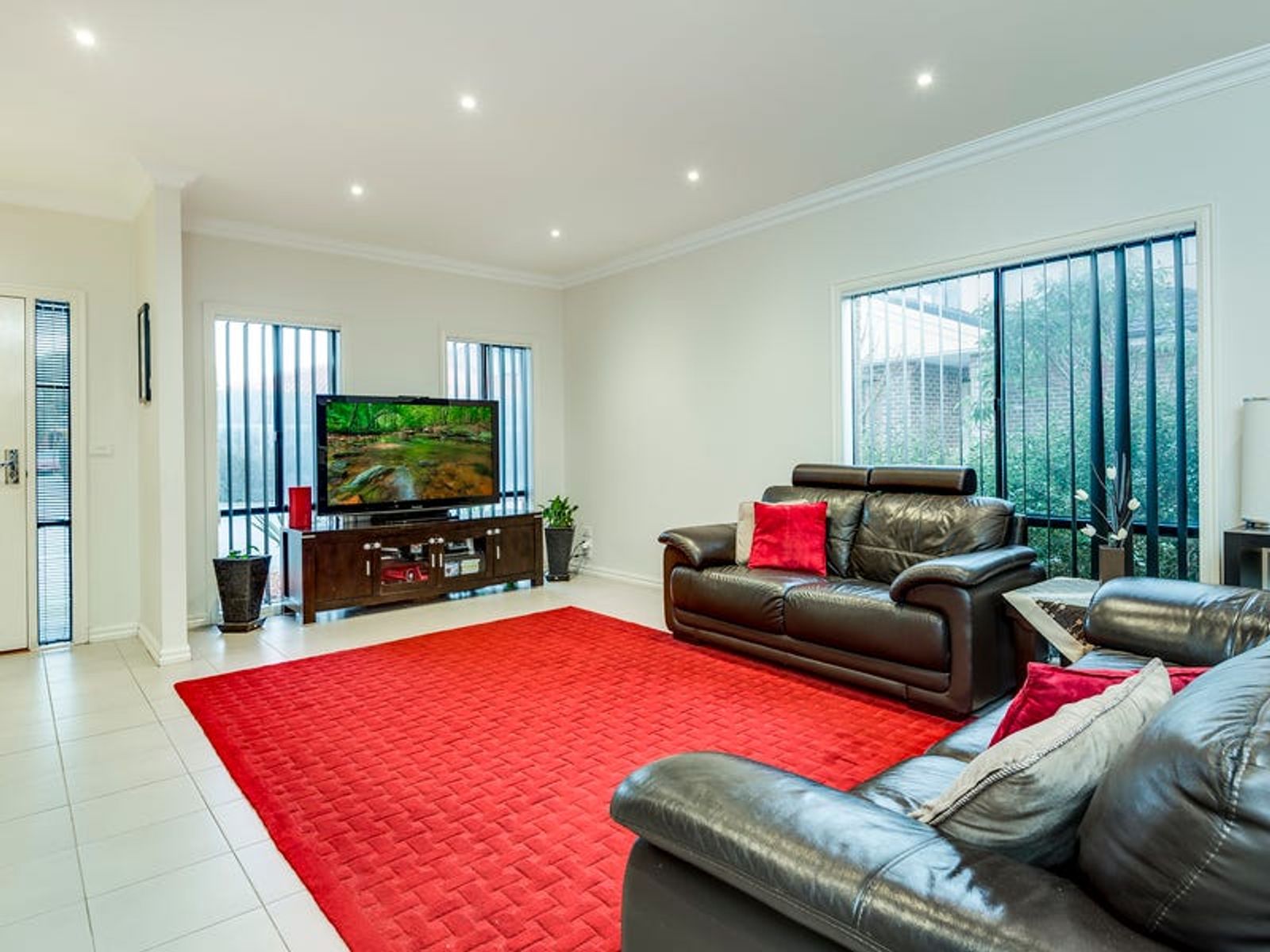 1/130 Kennington Park Drive, Endeavour Hills, VIC 3802, Endeavour Hills - Thumbnail 2