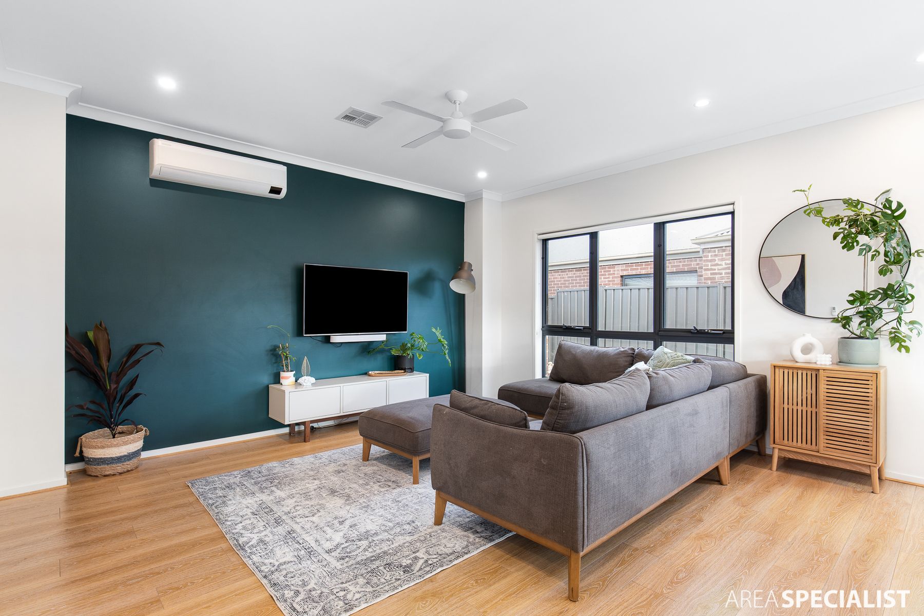 12 Colchester Drive, Werribee, VIC 3030, Werribee - Thumbnail 5