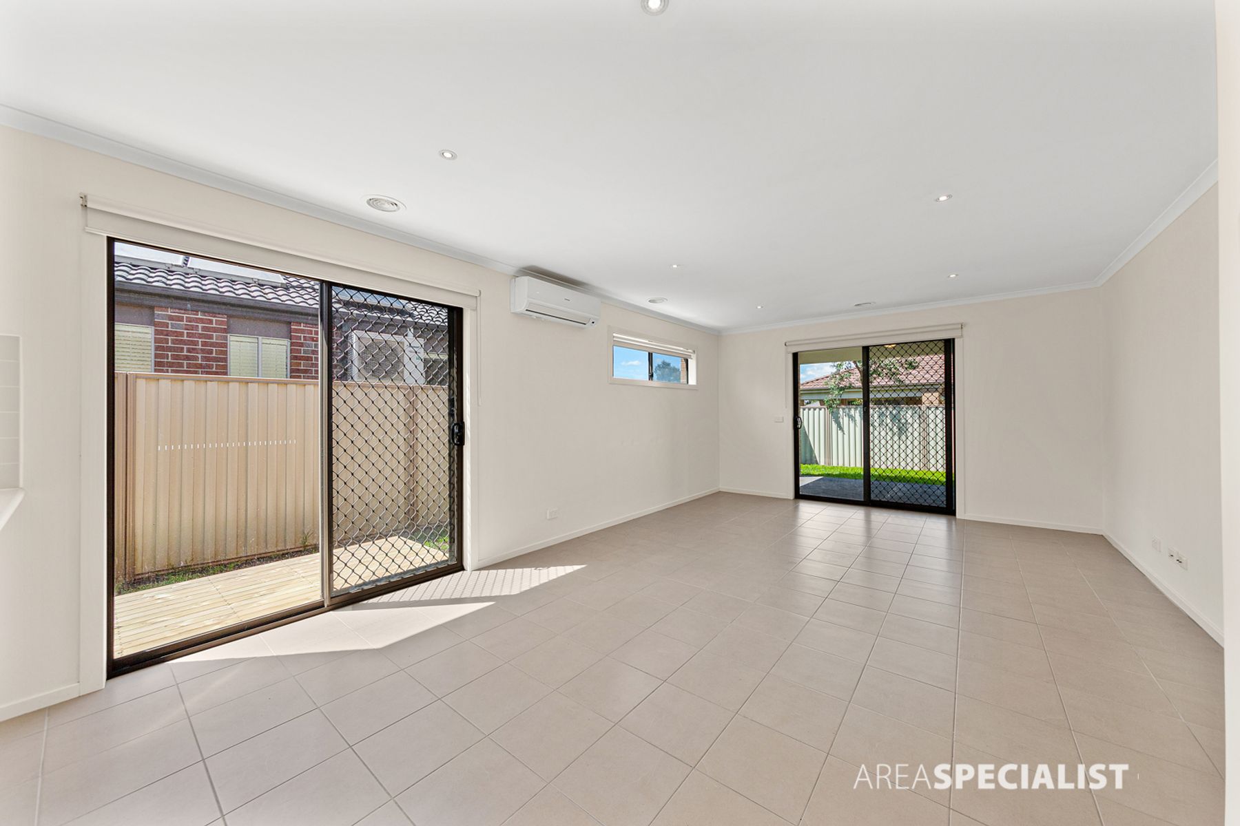 33  Serenity Street, Pakenham, VIC 3810, Pakenham - Thumbnail 8