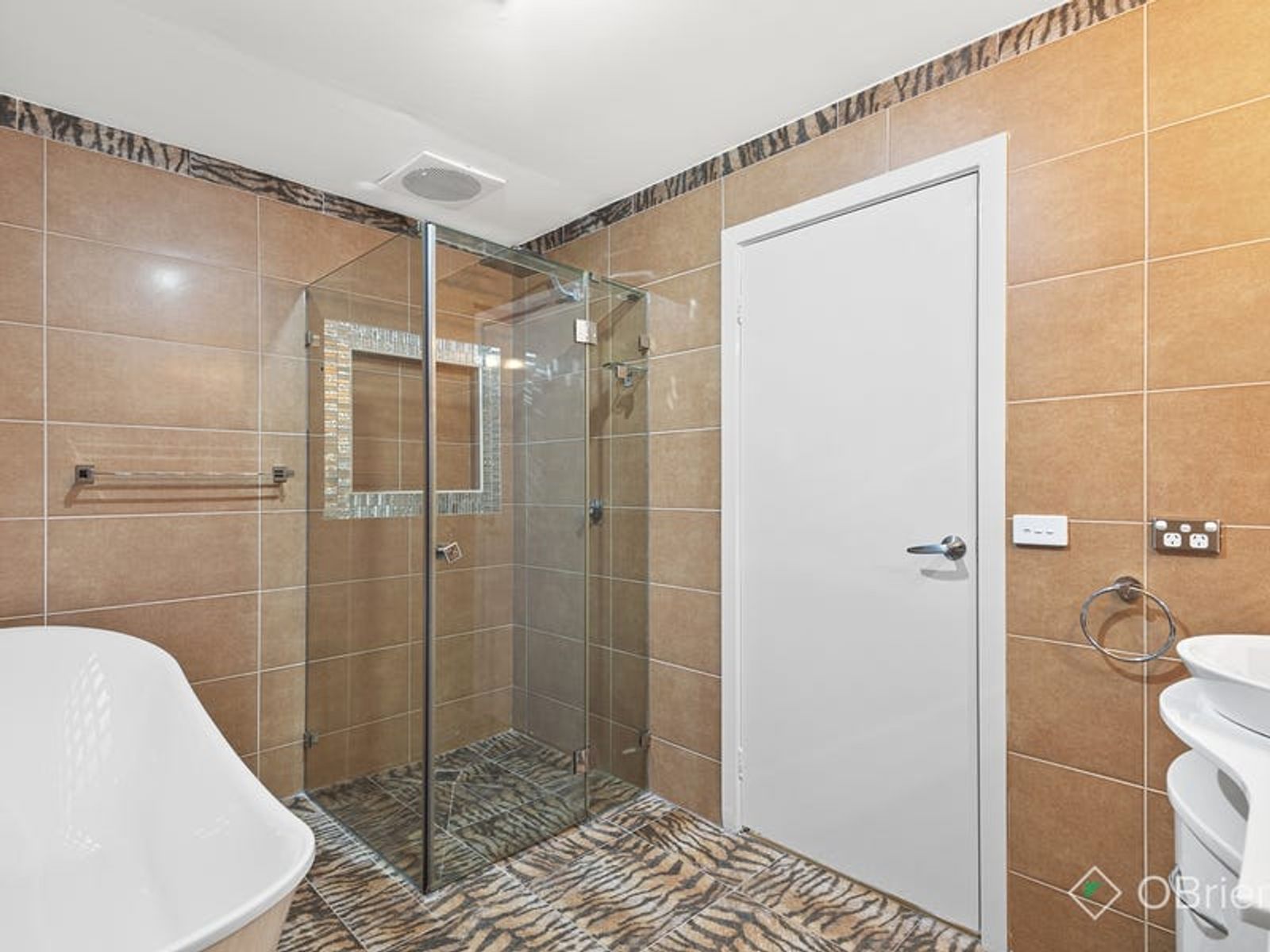 95 Matthew Flinders Avenue, Endeavour Hills, VIC 3802, Endeavour Hills - Thumbnail 6
