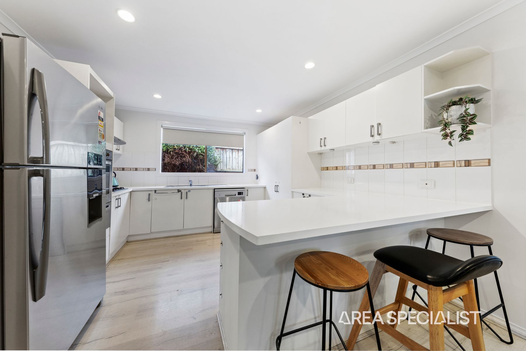 35 Bohemia Crescent, Pakenham, VIC 3810, Pakenham - Thumbnail 3
