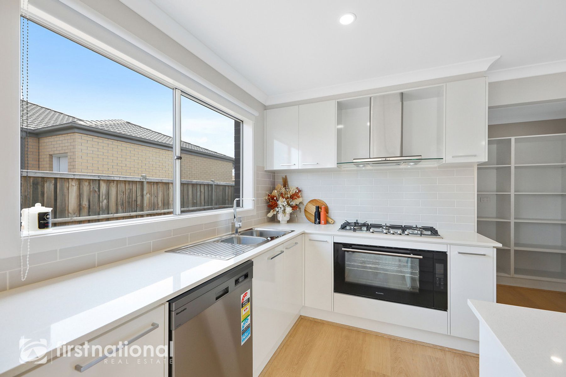 10 Kurrajong Road, Warragul, VIC 3820, Warragul - Thumbnail 6