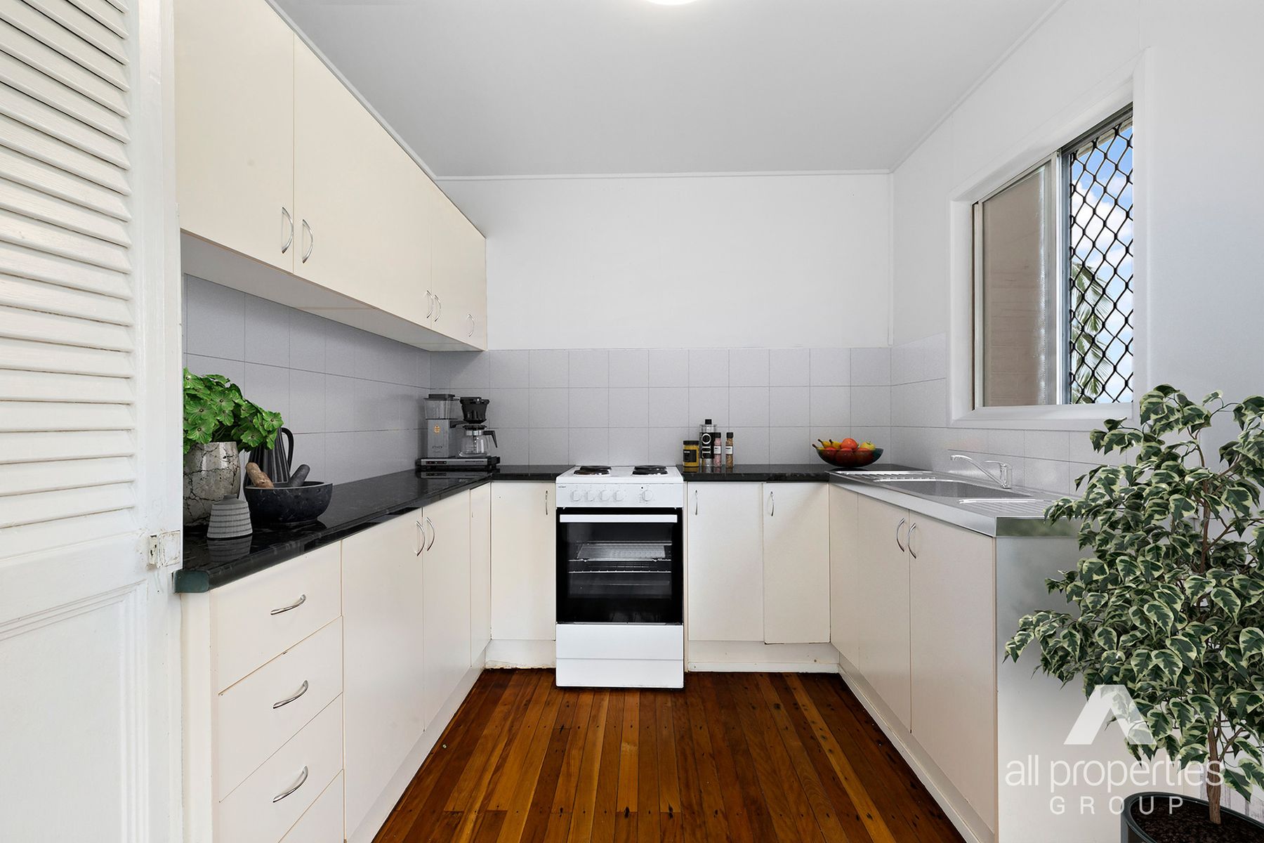 17 Redwood Street, Kingston QLD 4114, Kingston - Thumbnail 3