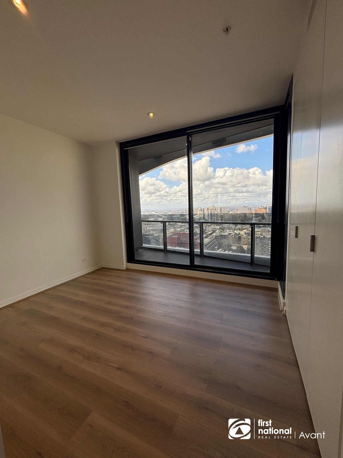 2213/551 Swanston Street, Carlton VIC 3053, Carlton - Thumbnail 4