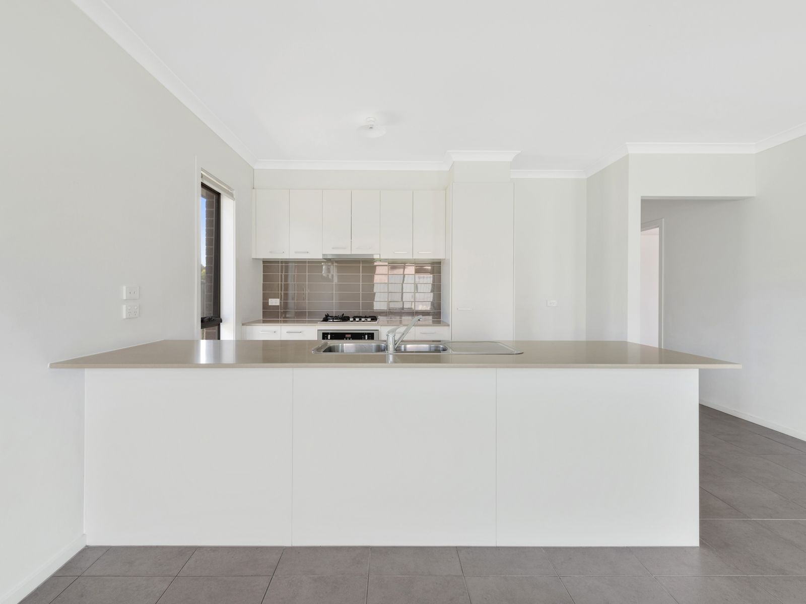 29 Escapade Boulevard, Craigieburn, VIC 3064, Craigieburn - Thumbnail 3