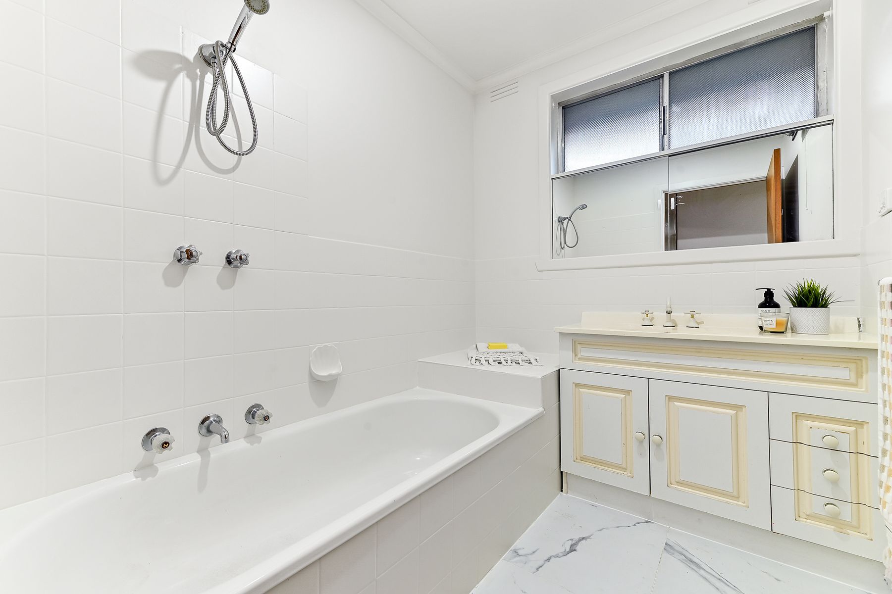 12 Thurbro Drive, Keysborough, VIC 3173, Keysborough - Thumbnail 8