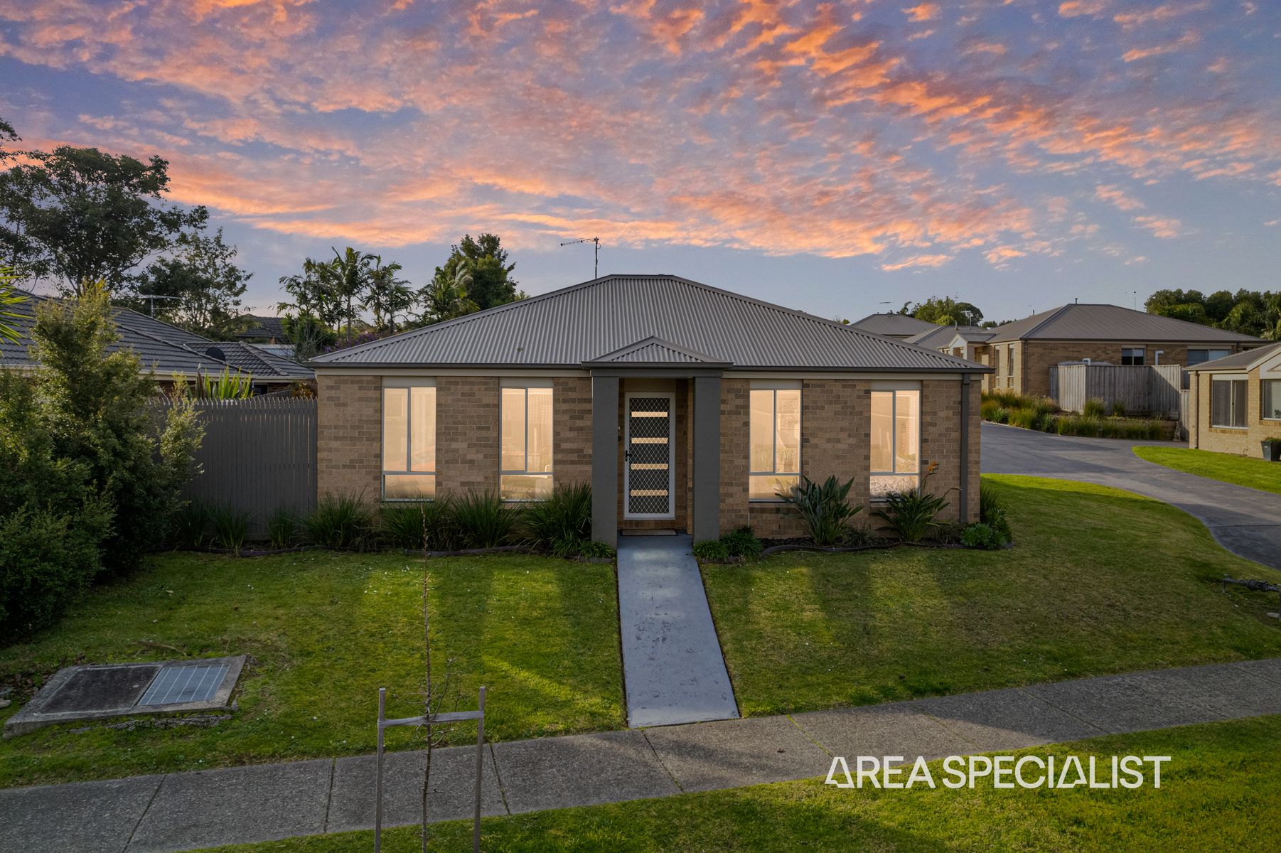 1/101 Ebony Drive, Pakenham, VIC 3810, Pakenham - Thumbnail 2