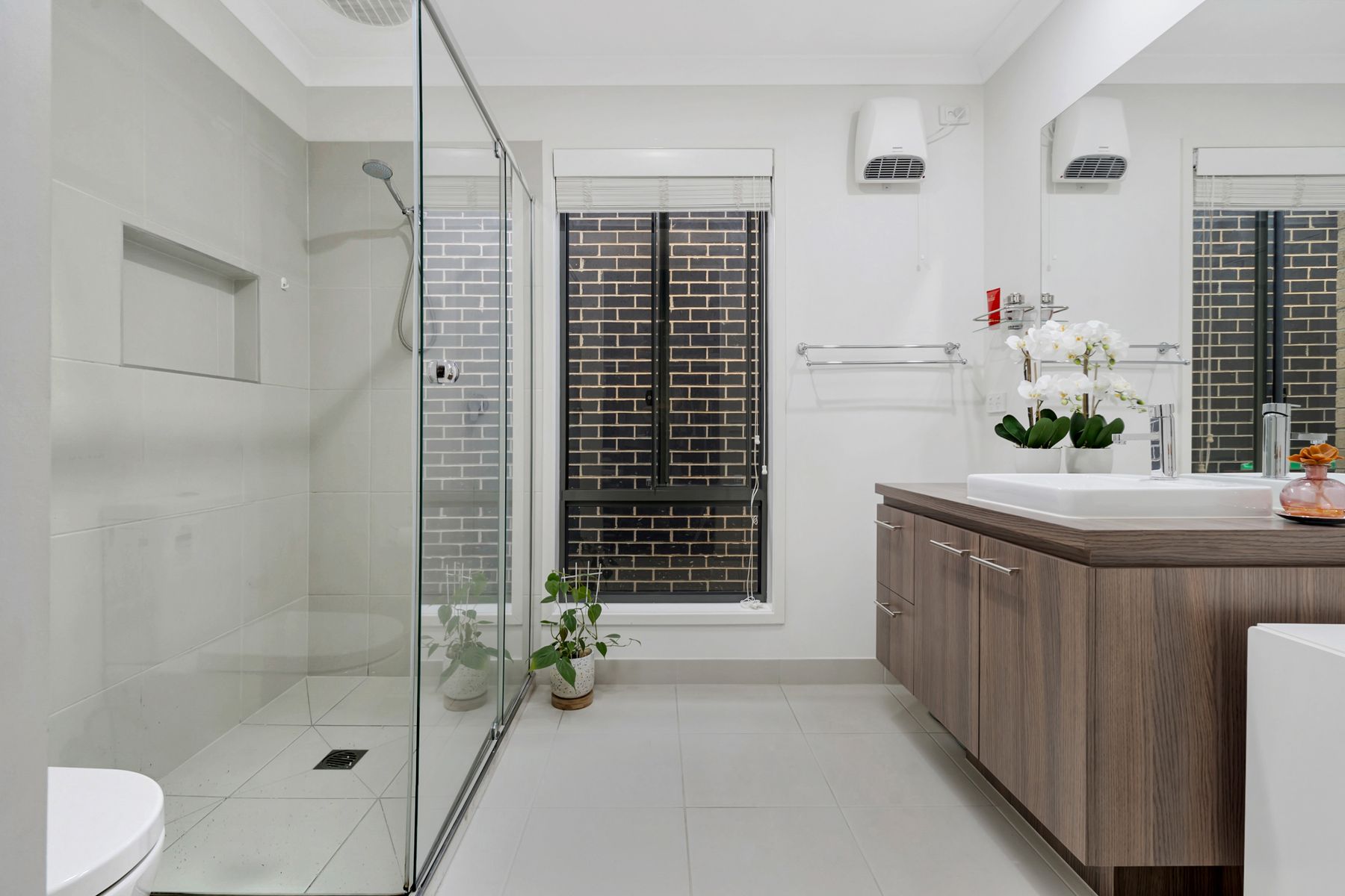 47 Highbury Road, Clyde North, VIC 3978, Clyde North - Thumbnail 4