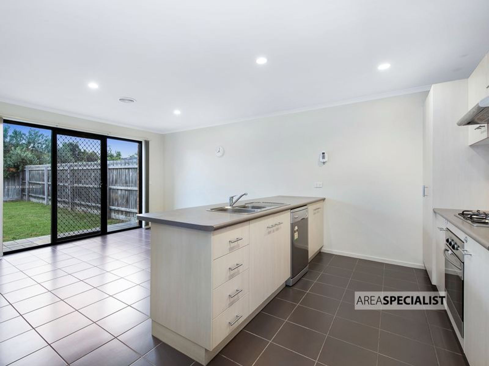 53 Phoenix Avenue, Cranbourne, VIC 3977, Cranbourne - Thumbnail 7