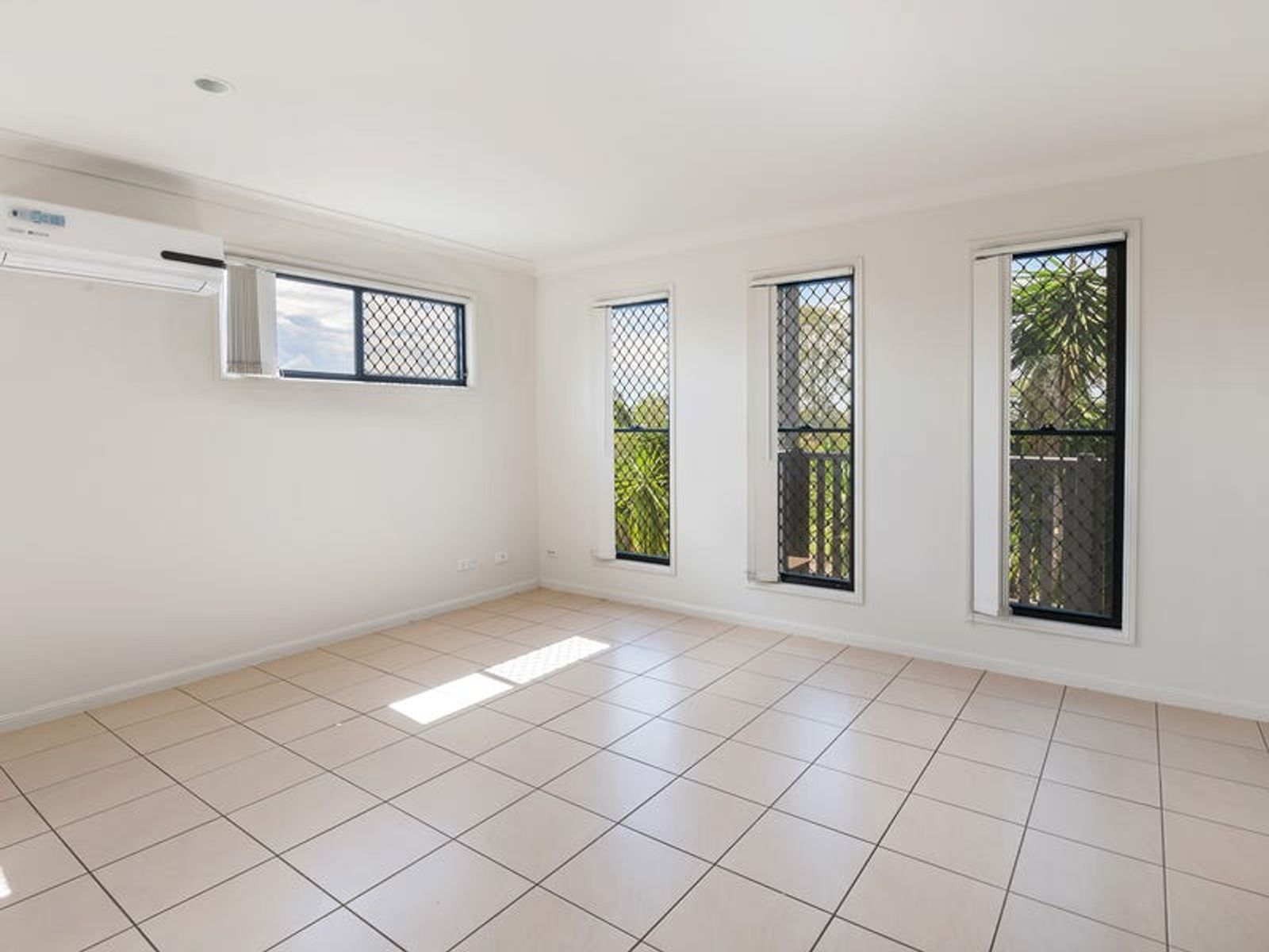 1/2 Emily Street, Ormeau, QLD 4208, Ormeau - Thumbnail 3