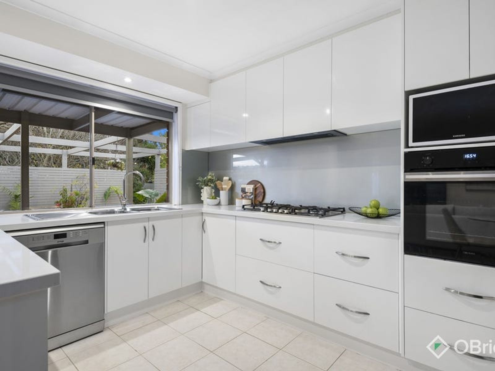 18 Arthur Phillip Drive, Endeavour Hills, VIC 3802, Endeavour Hills - Thumbnail 3