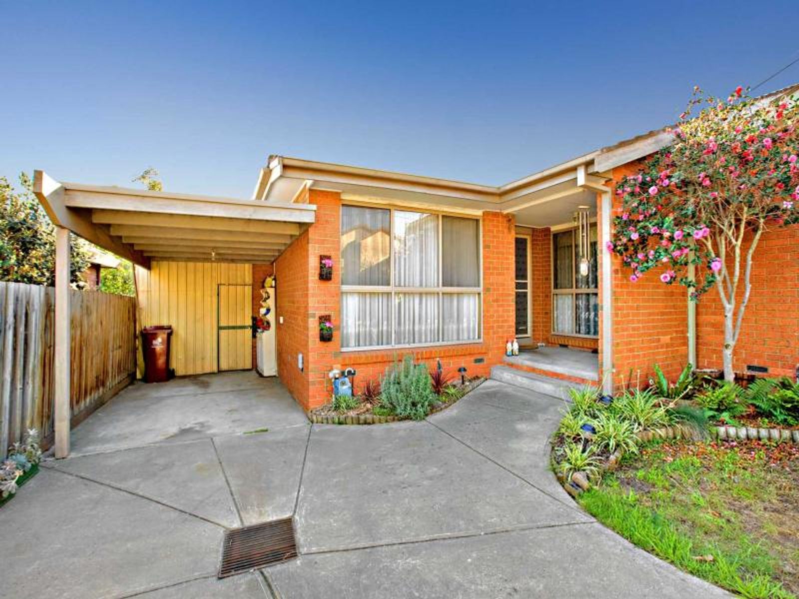 2/10 Cleal Court, Noble Park, VIC 3174, Noble Park - Thumbnail 2