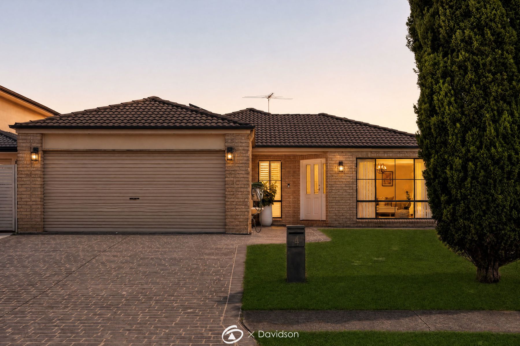 4 Bird Place, West Hoxton - Image 1