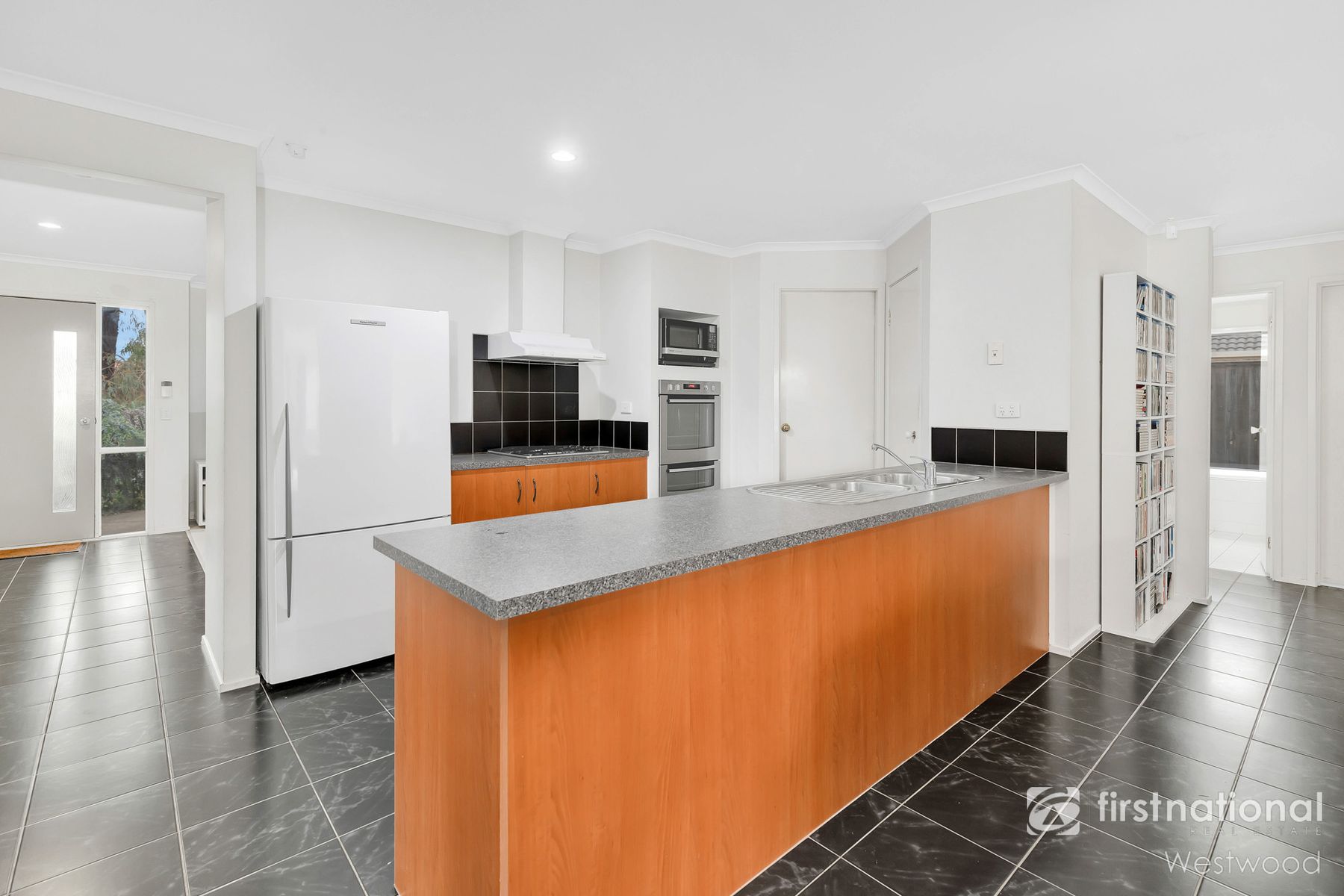 18 Buchan Court, Hoppers Crossing VIC 3029, Hoppers Crossing - Thumbnail 3