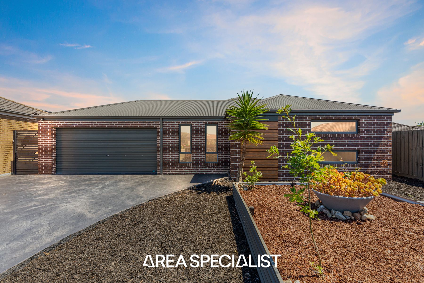 14 Lorikeet Court, Pakenham, VIC 3810, Pakenham - Thumbnail 2