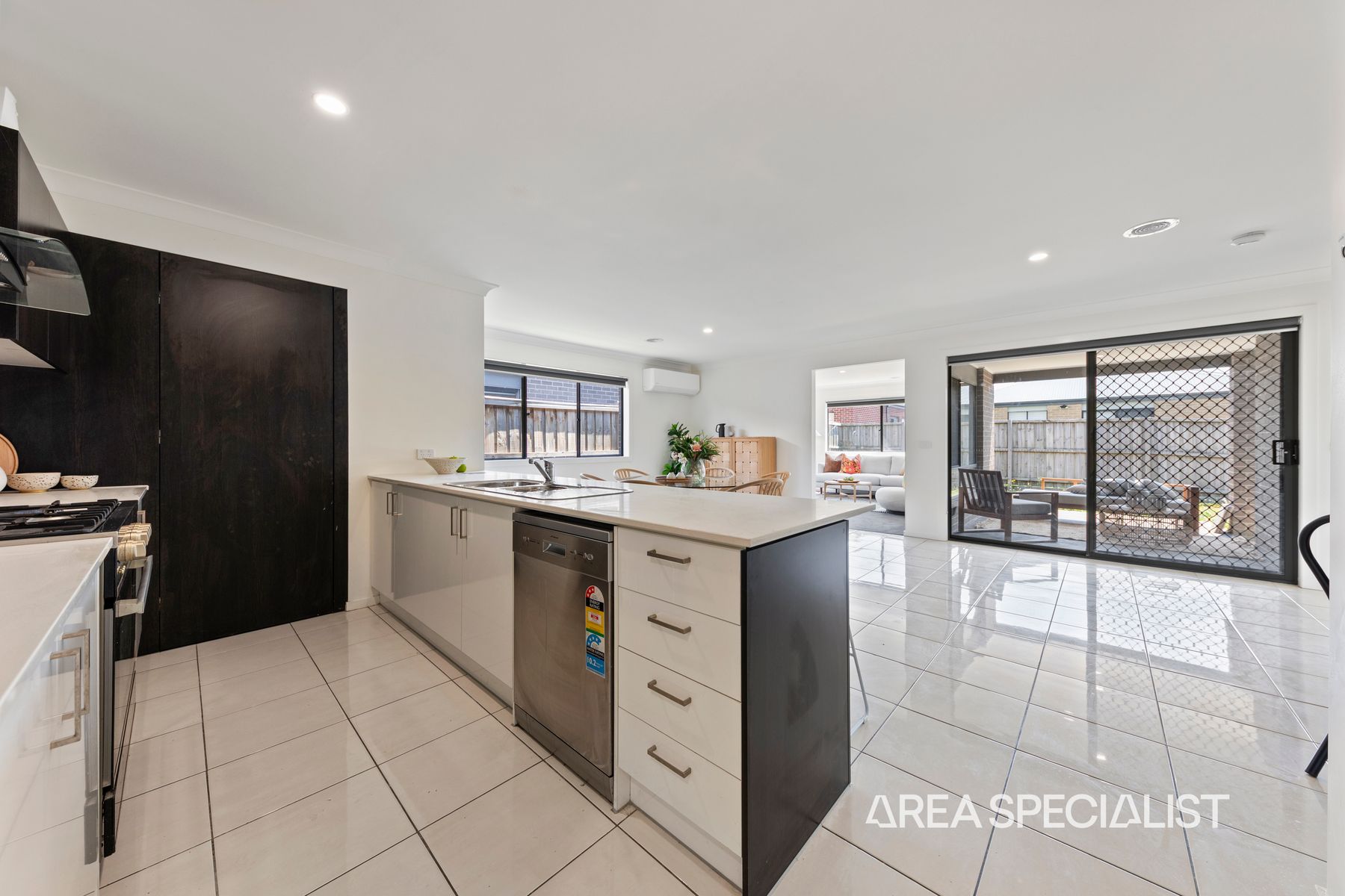 9 Aspen Street, Pakenham, VIC 3810, Pakenham - Thumbnail 5