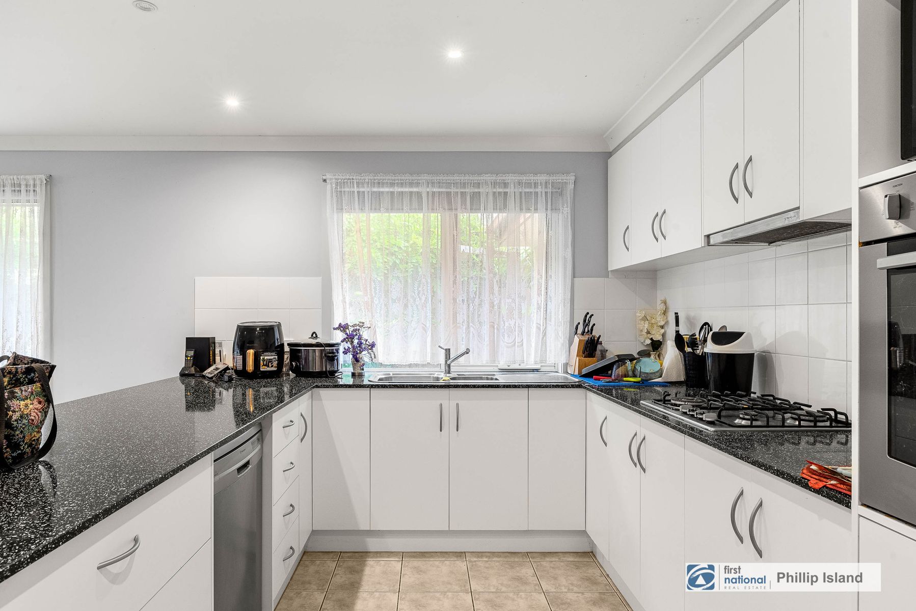 6 Cove Place, Cowes VIC 3922, Cowes - Thumbnail 2