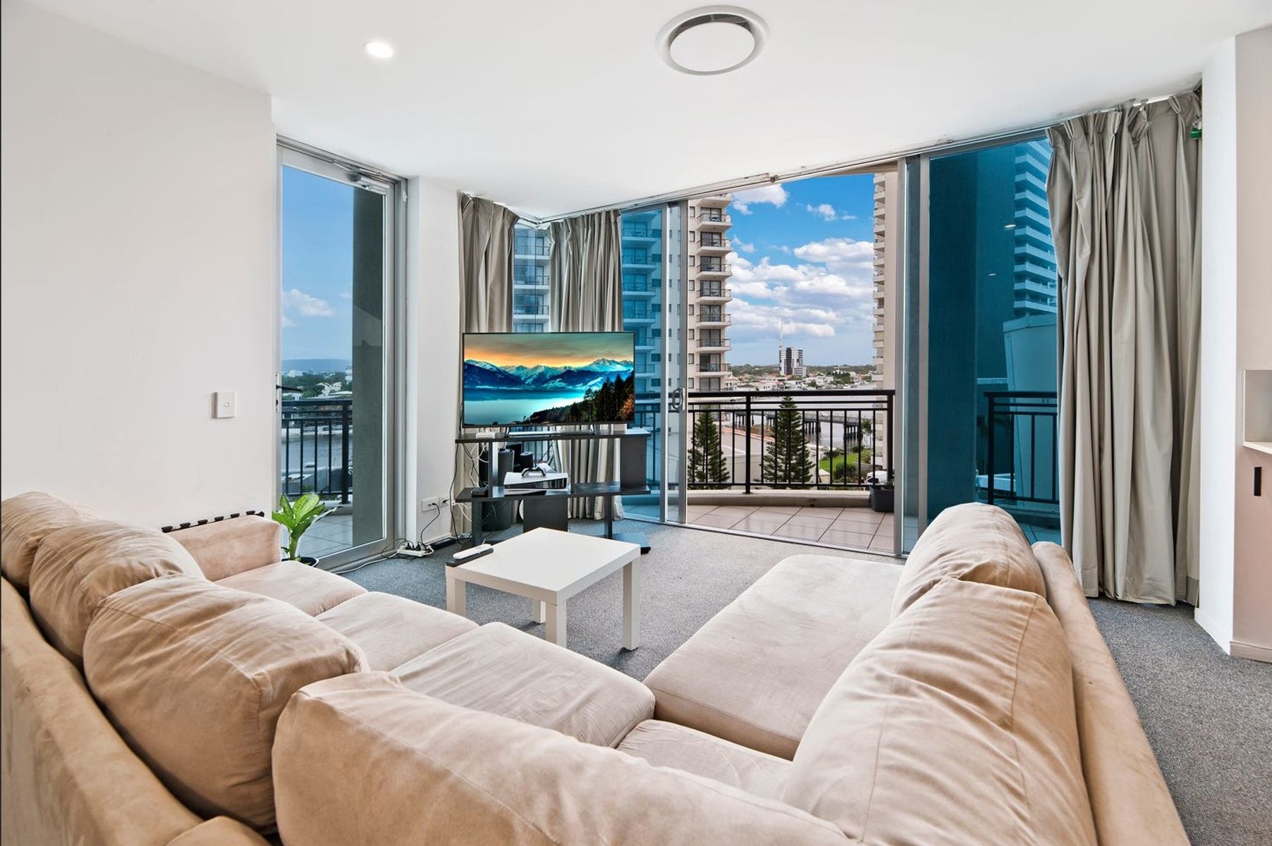 3042/23 Ferny Avenue, Surfers Paradise, QLD 4217, Surfers Paradise - Thumbnail 2
