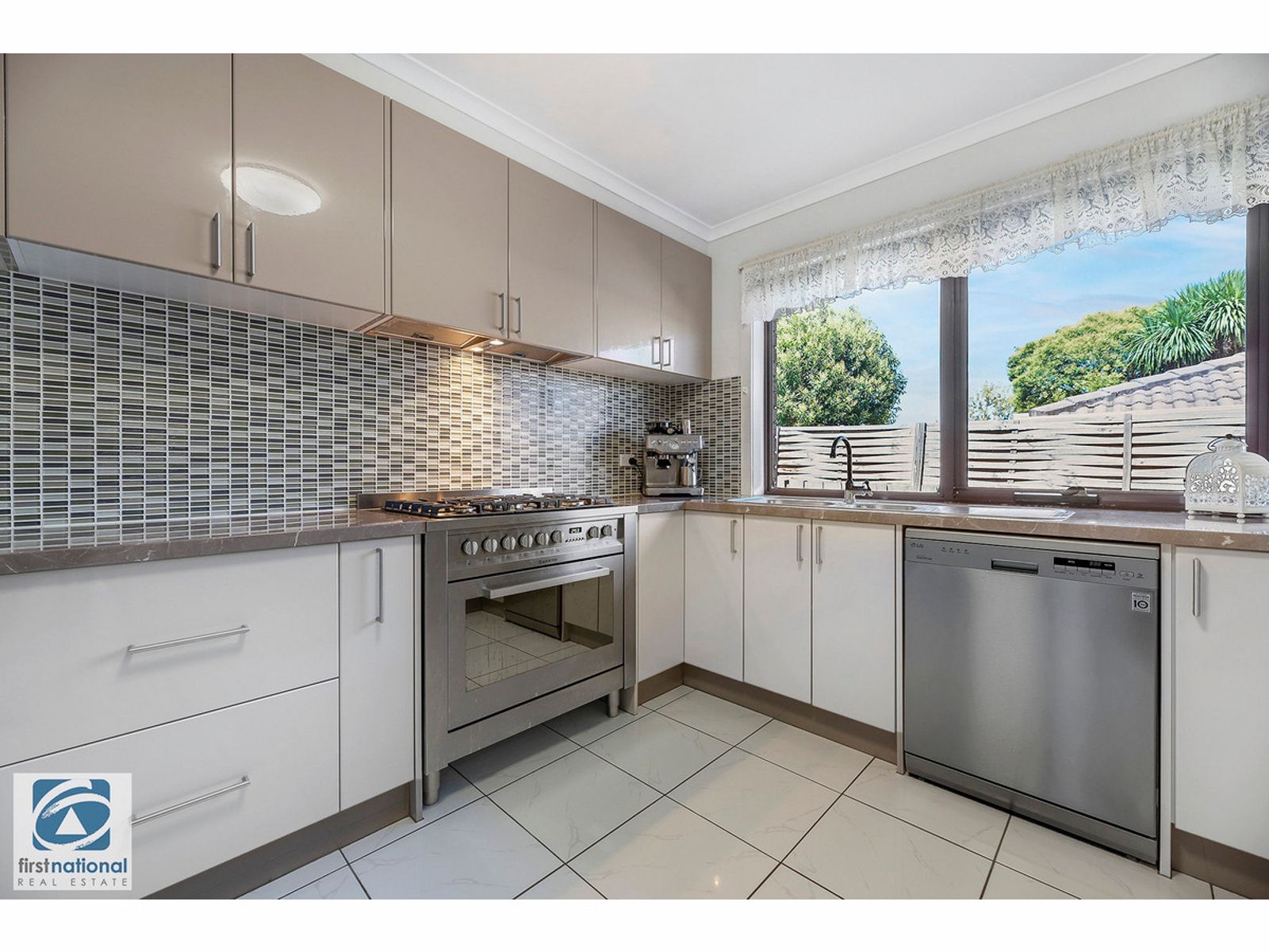 13 Somerset Drive, Warragul, VIC 3820, Warragul - Thumbnail 6