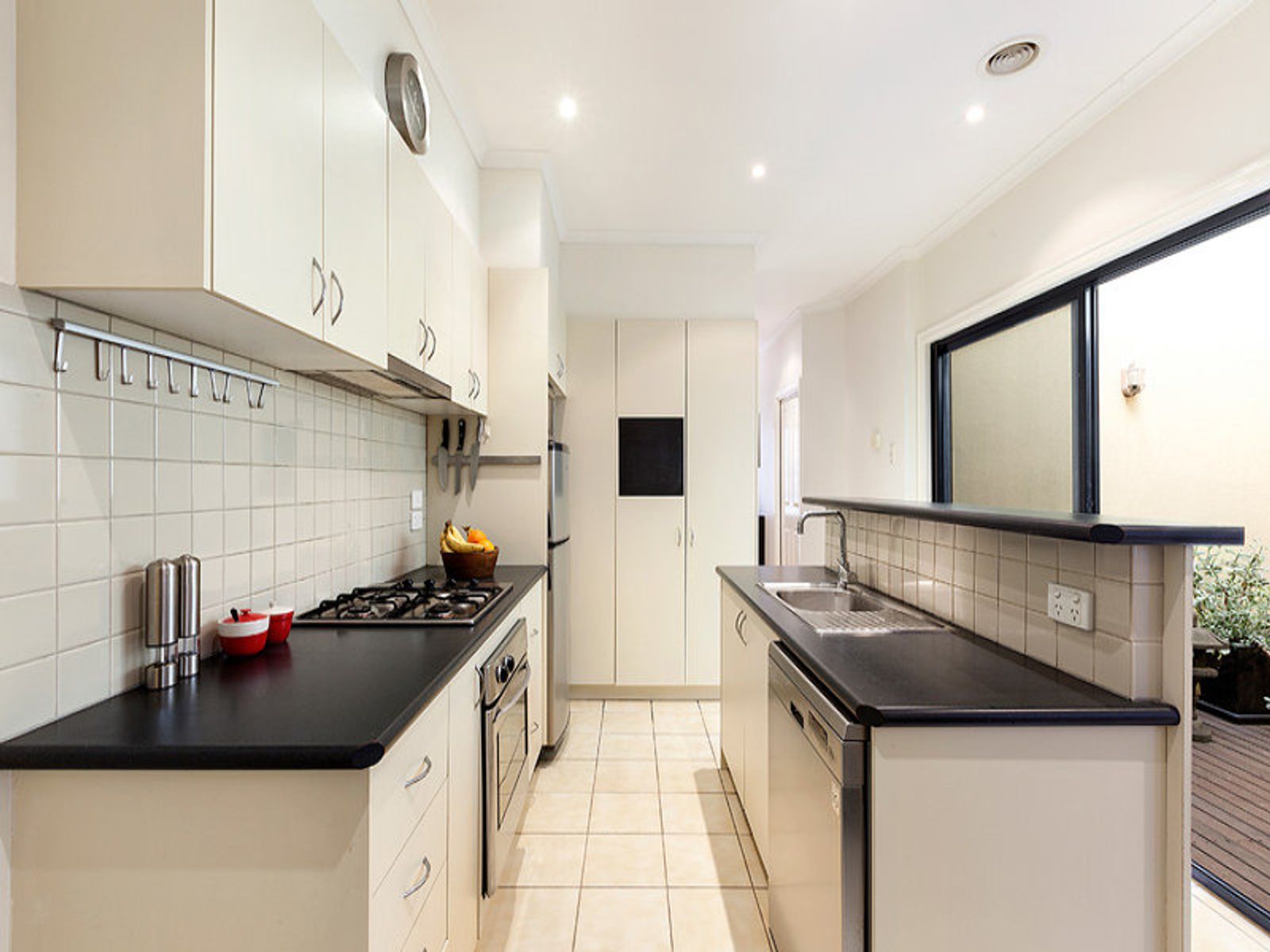 17 Taylor Mews, Kensington - Thumbnail 3