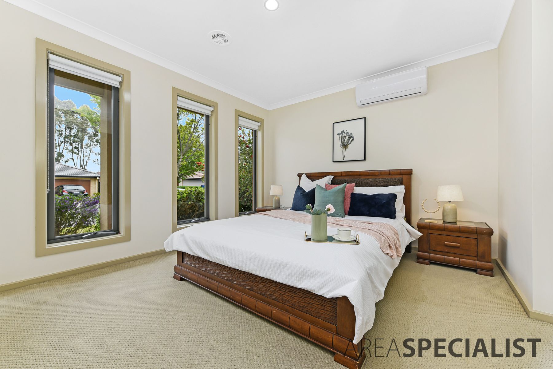 32 Jupiter Crescent, Cranbourne West, VIC 3977, Cranbourne West - Thumbnail 2