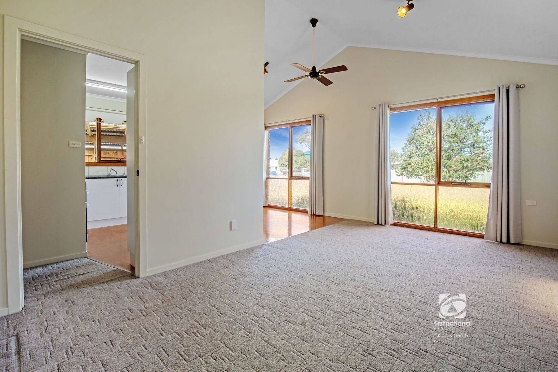 11 Kings Road, Paynesville VIC 3880, Paynesville - Thumbnail 2