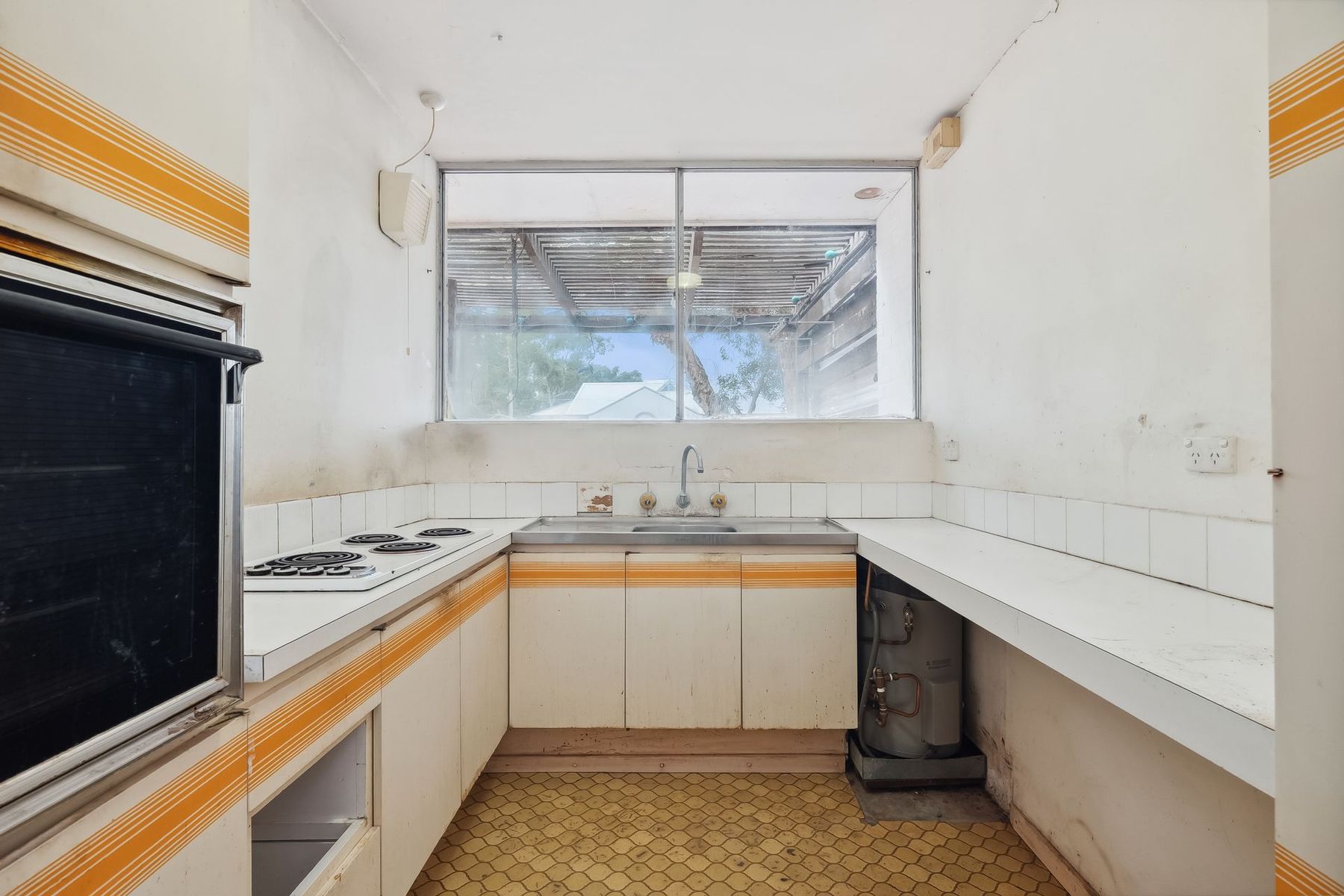 12 Apartment 143 12 Wall St, Maylands 11